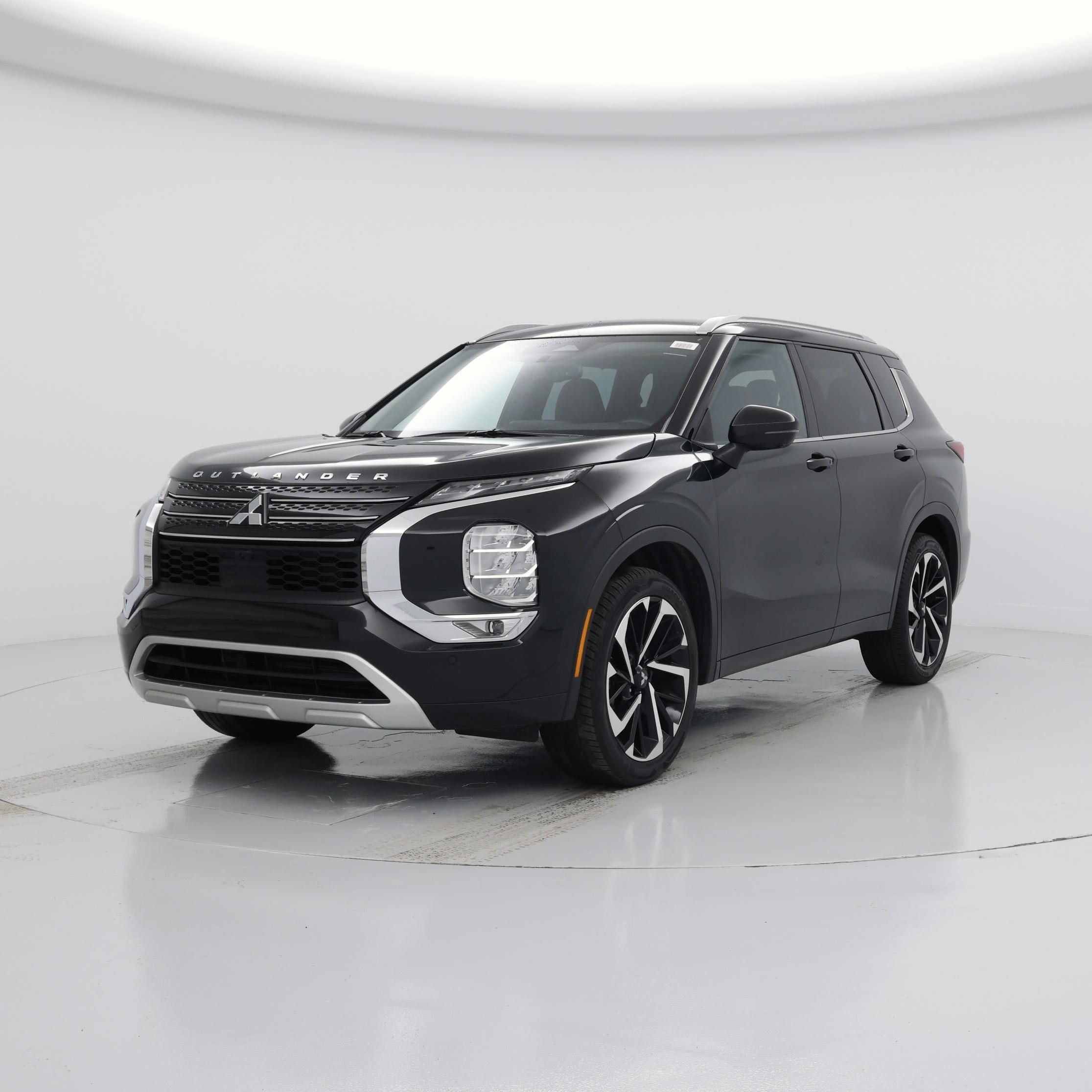 Thumbnail: 2023 Mitsubishi Outlander - 4