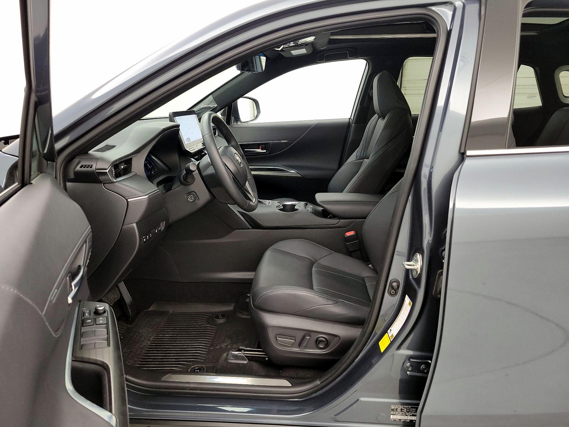 Thumbnail: 2024 Toyota Venza - 11