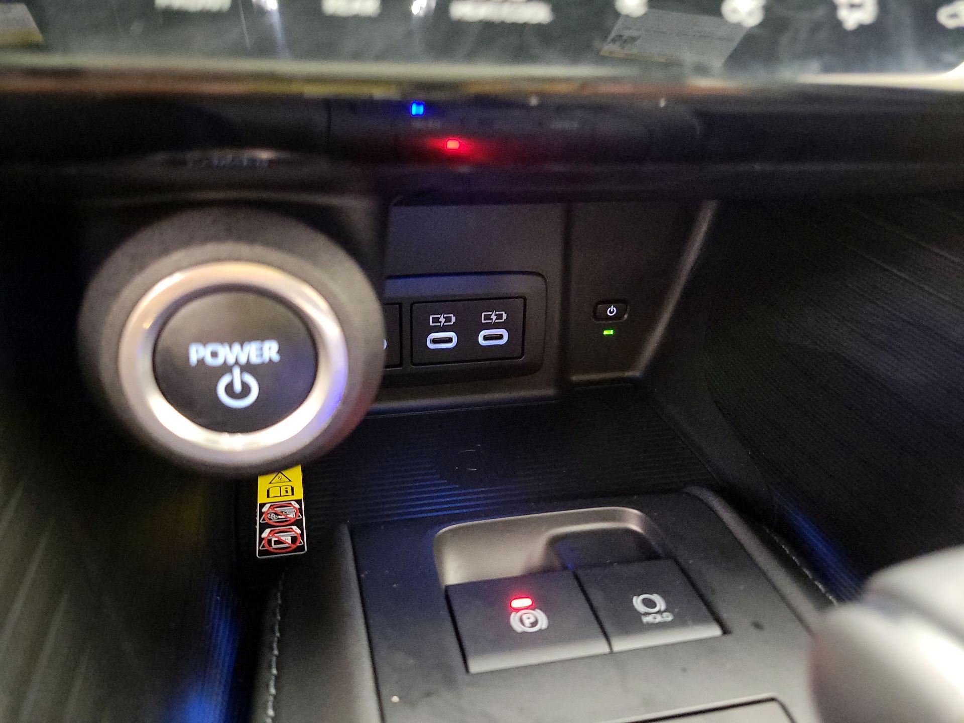 Thumbnail: 2024 Toyota Venza - 18