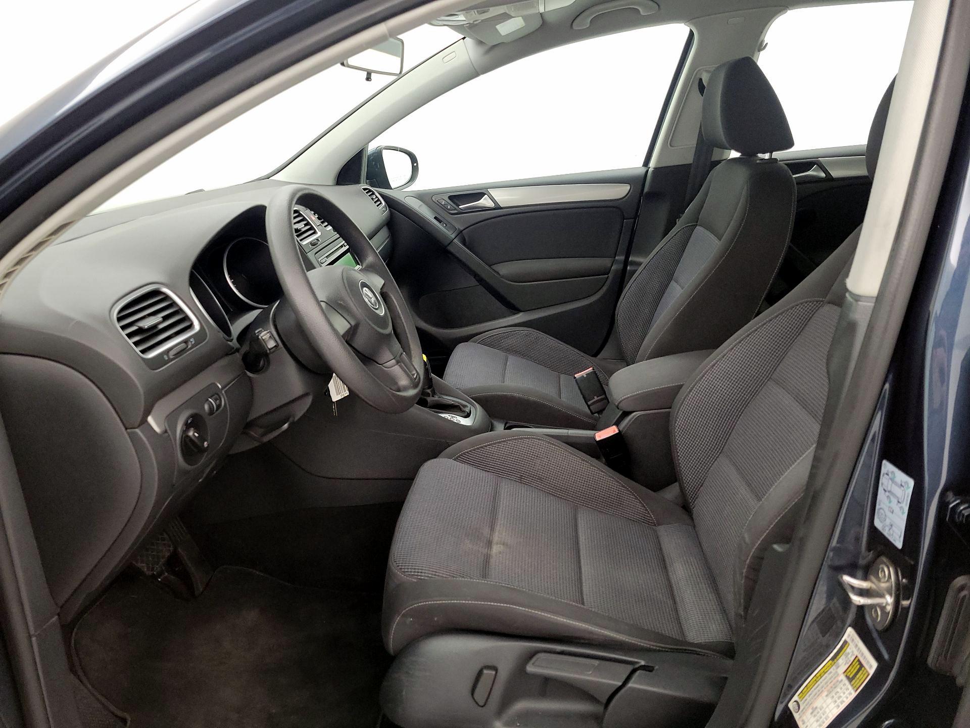 Thumbnail: 2014 Volkswagen Golf - 11