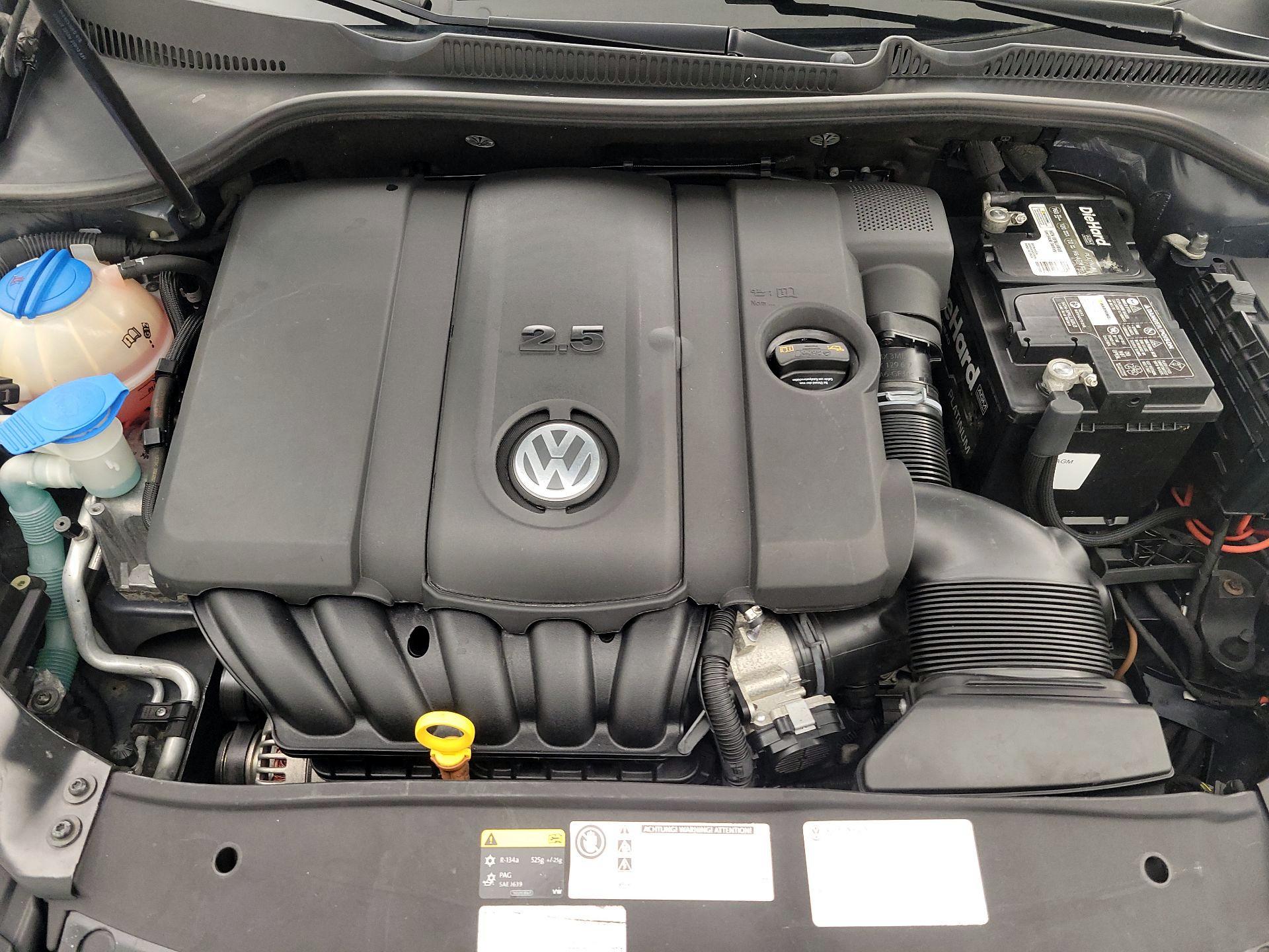 Thumbnail: 2014 Volkswagen Golf - 19