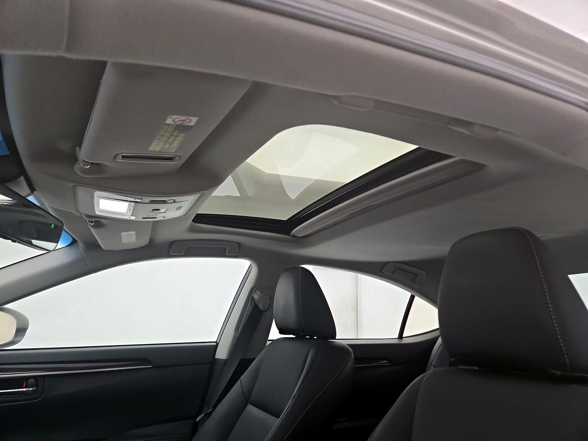 Thumbnail: 2018 Lexus ES - 20