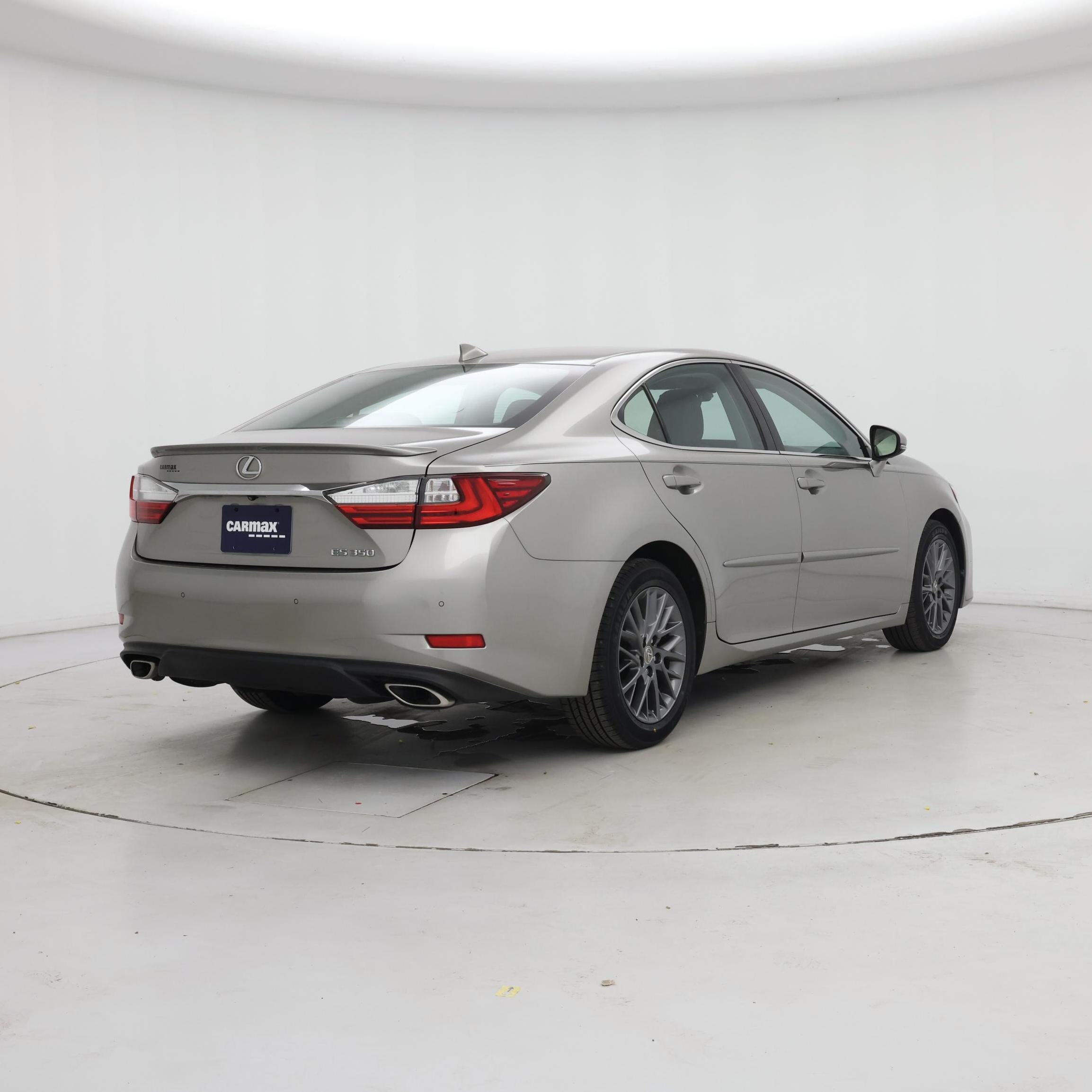 Thumbnail: 2018 Lexus ES - 8