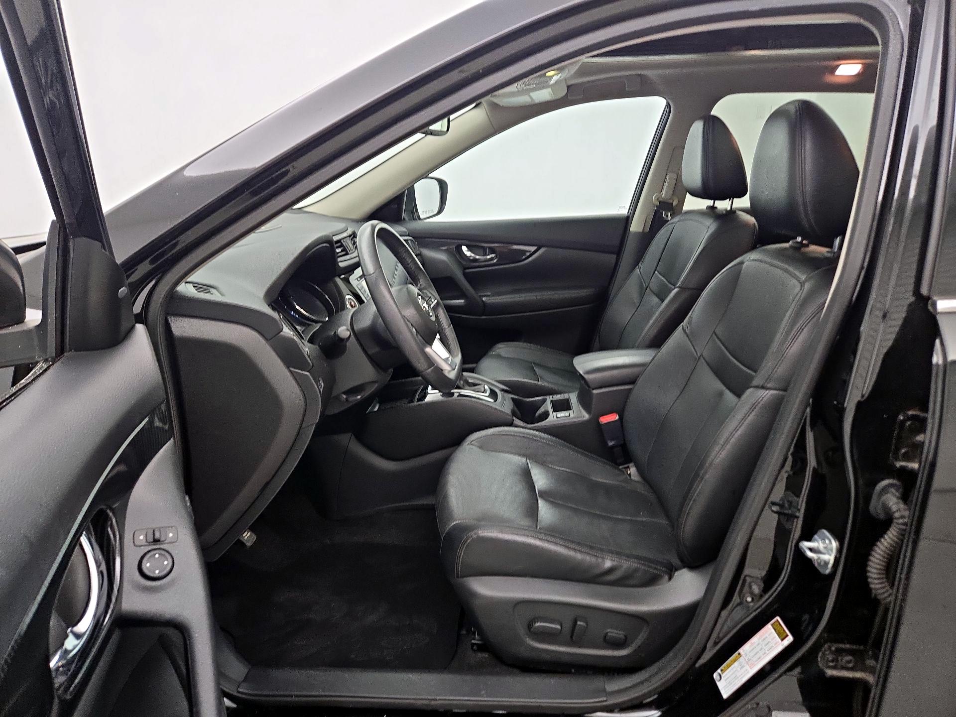 Thumbnail: 2017 Nissan Rogue - 11