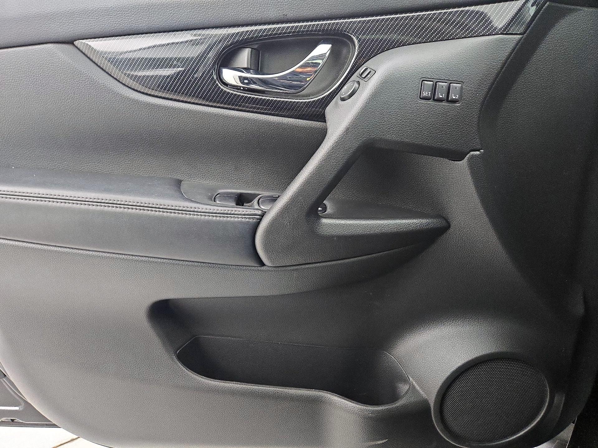 Thumbnail: 2017 Nissan Rogue - 12