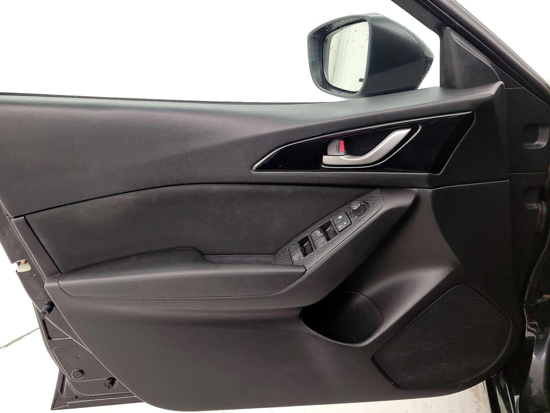 Thumbnail: 2016 Mazda Mazda3 - 12