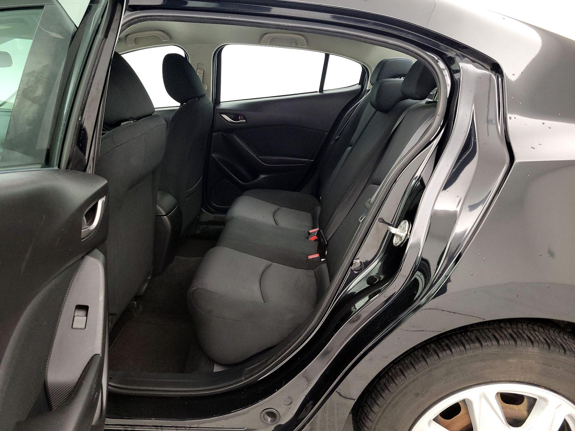 Thumbnail: 2016 Mazda Mazda3 - 19