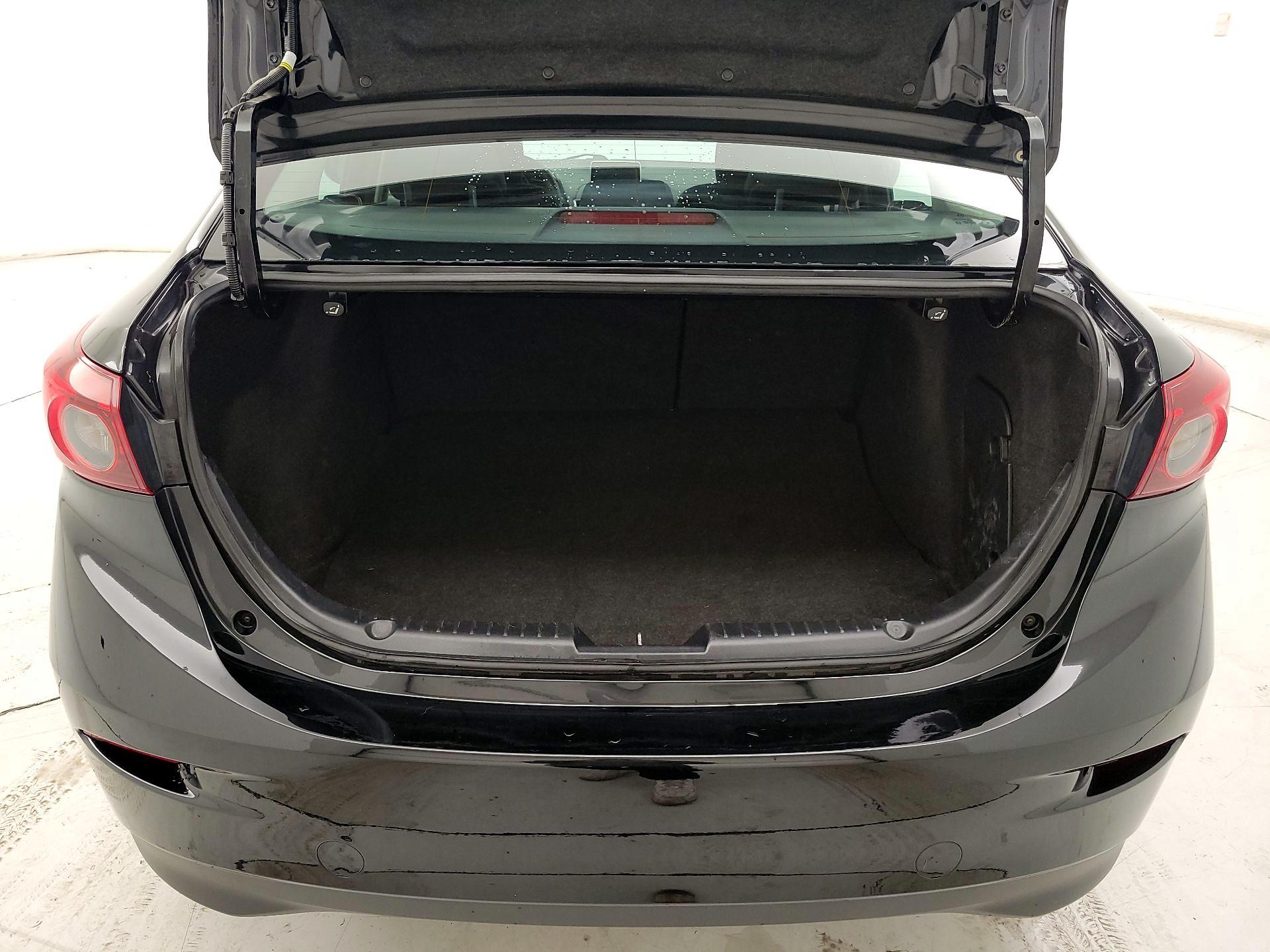 Thumbnail: 2016 Mazda Mazda3 - 20