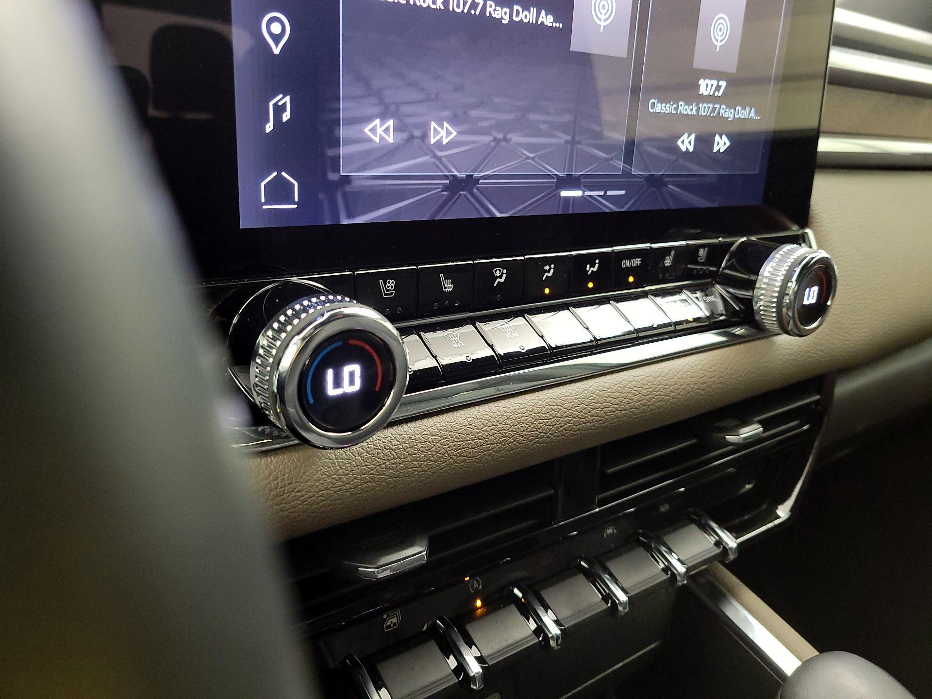 Thumbnail: 2023 GMC Canyon - 16