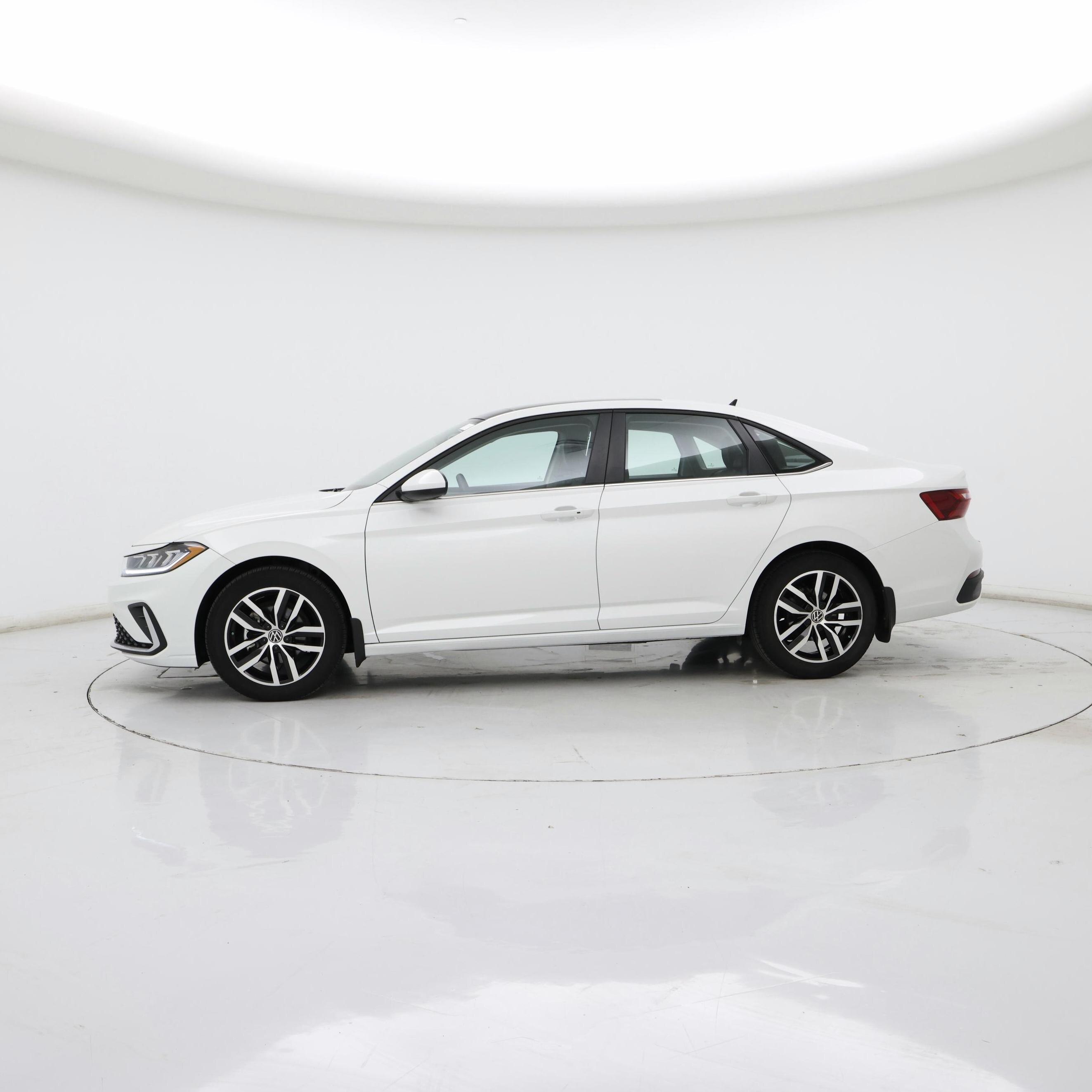 Thumbnail: 2025 Volkswagen Jetta - 3