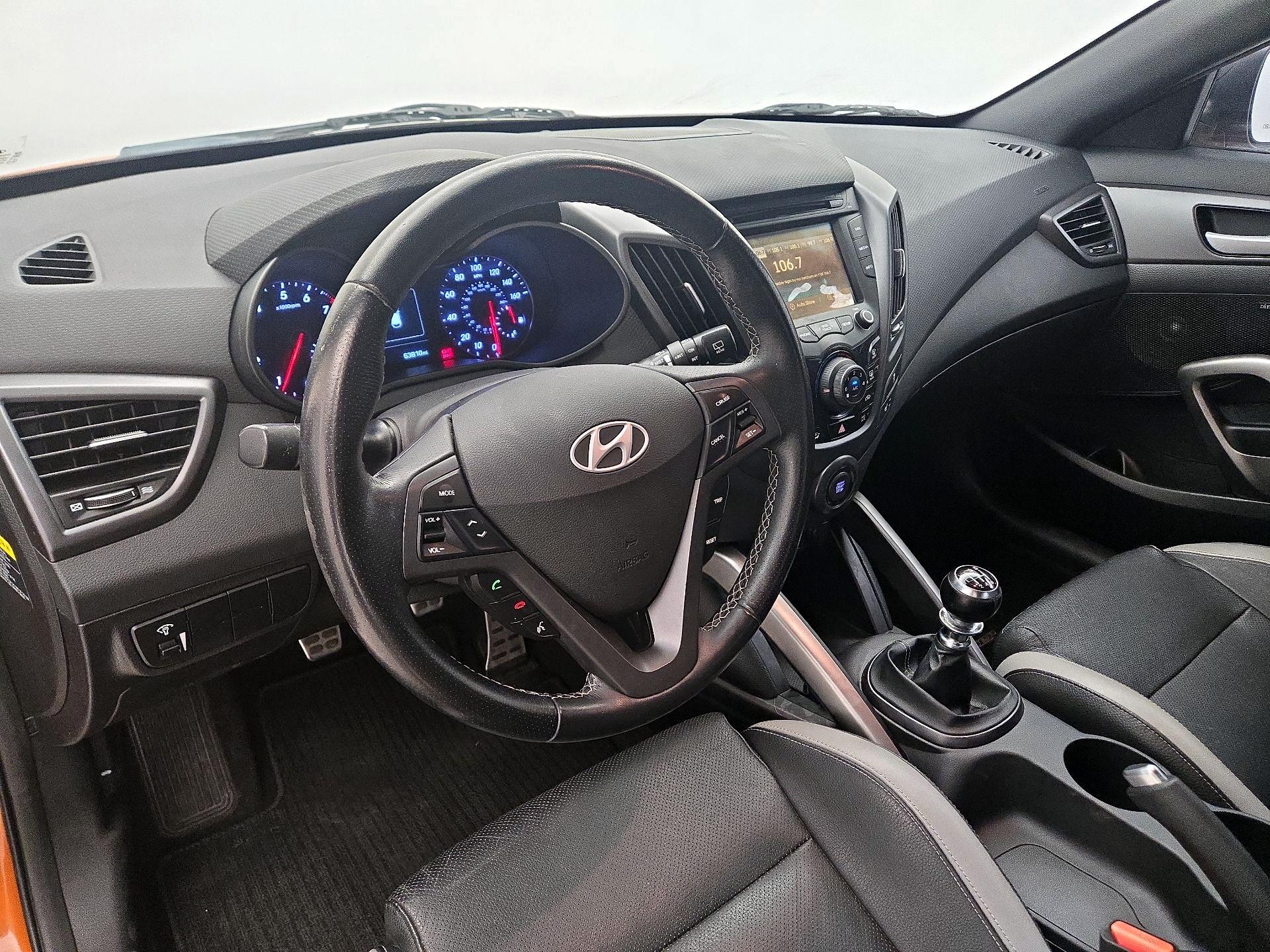 Thumbnail: 2016 Hyundai Veloster - 9