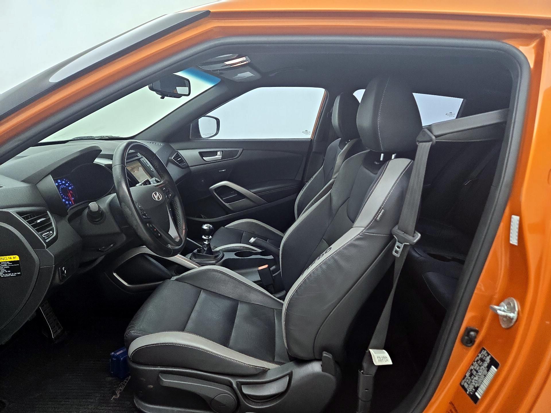 Thumbnail: 2016 Hyundai Veloster - 11