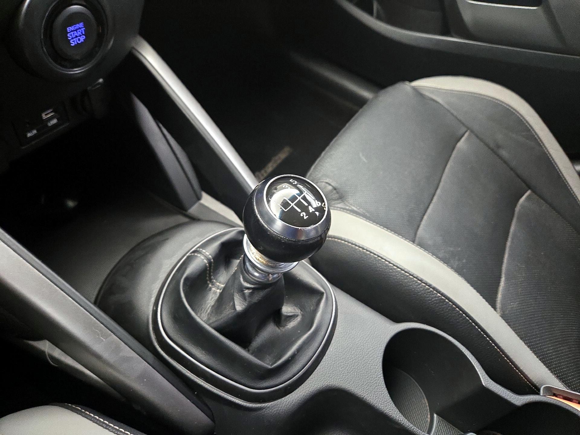 Thumbnail: 2016 Hyundai Veloster - 17
