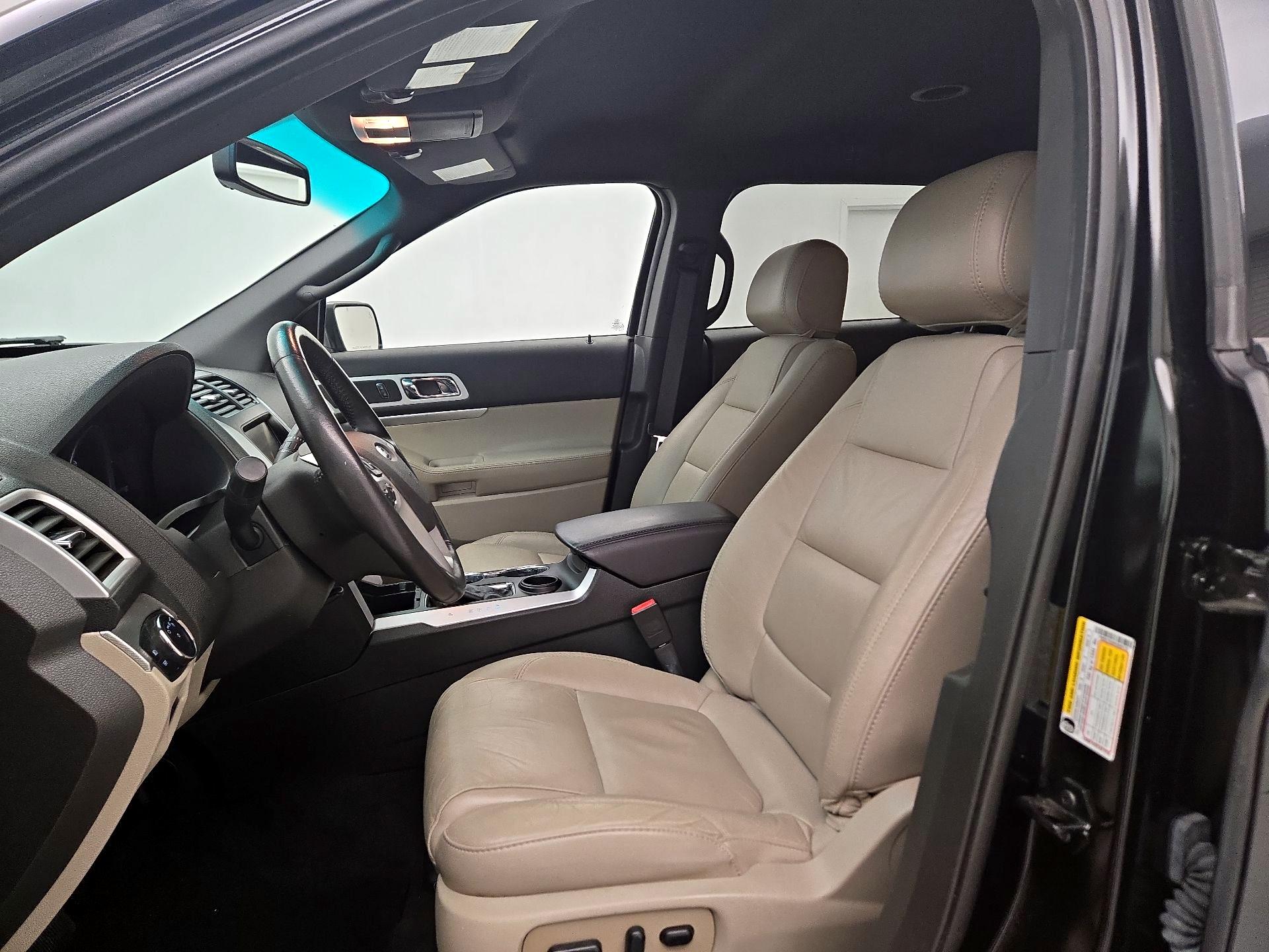 Thumbnail: 2015 Ford Explorer - 11