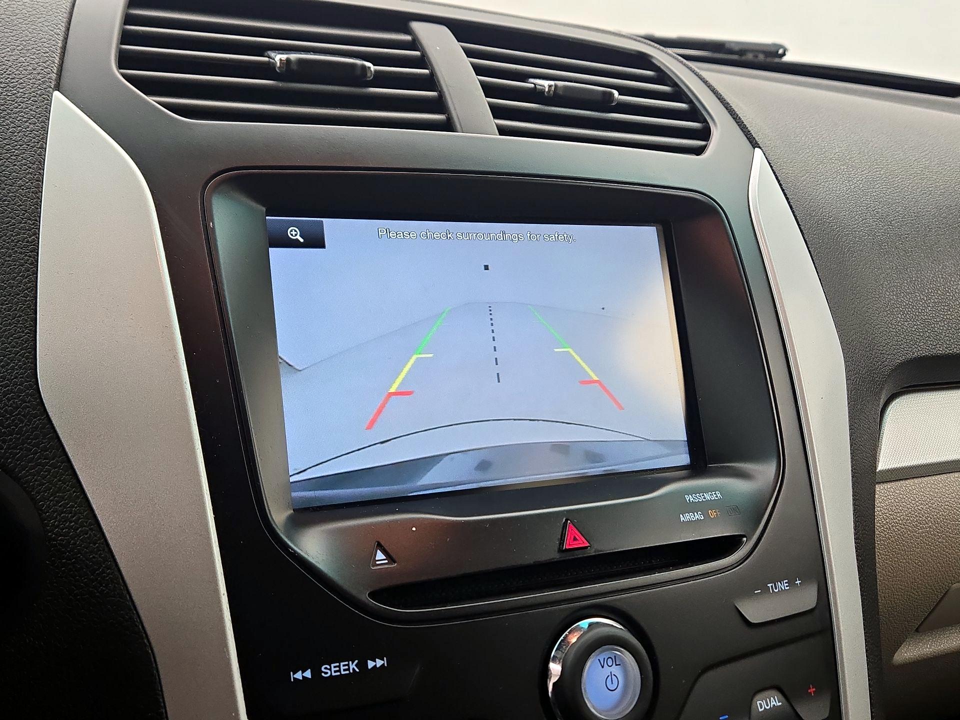 Thumbnail: 2015 Ford Explorer - 14