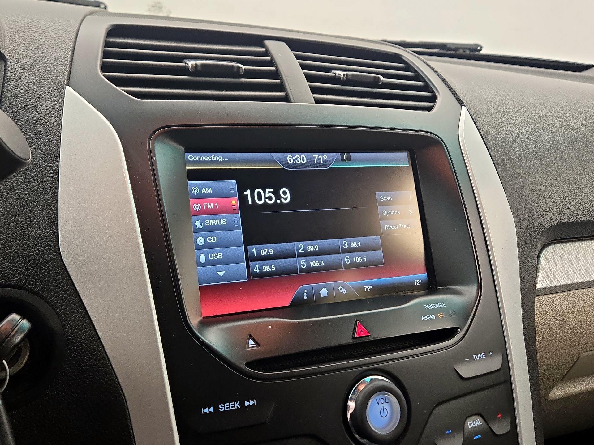 Thumbnail: 2015 Ford Explorer - 15