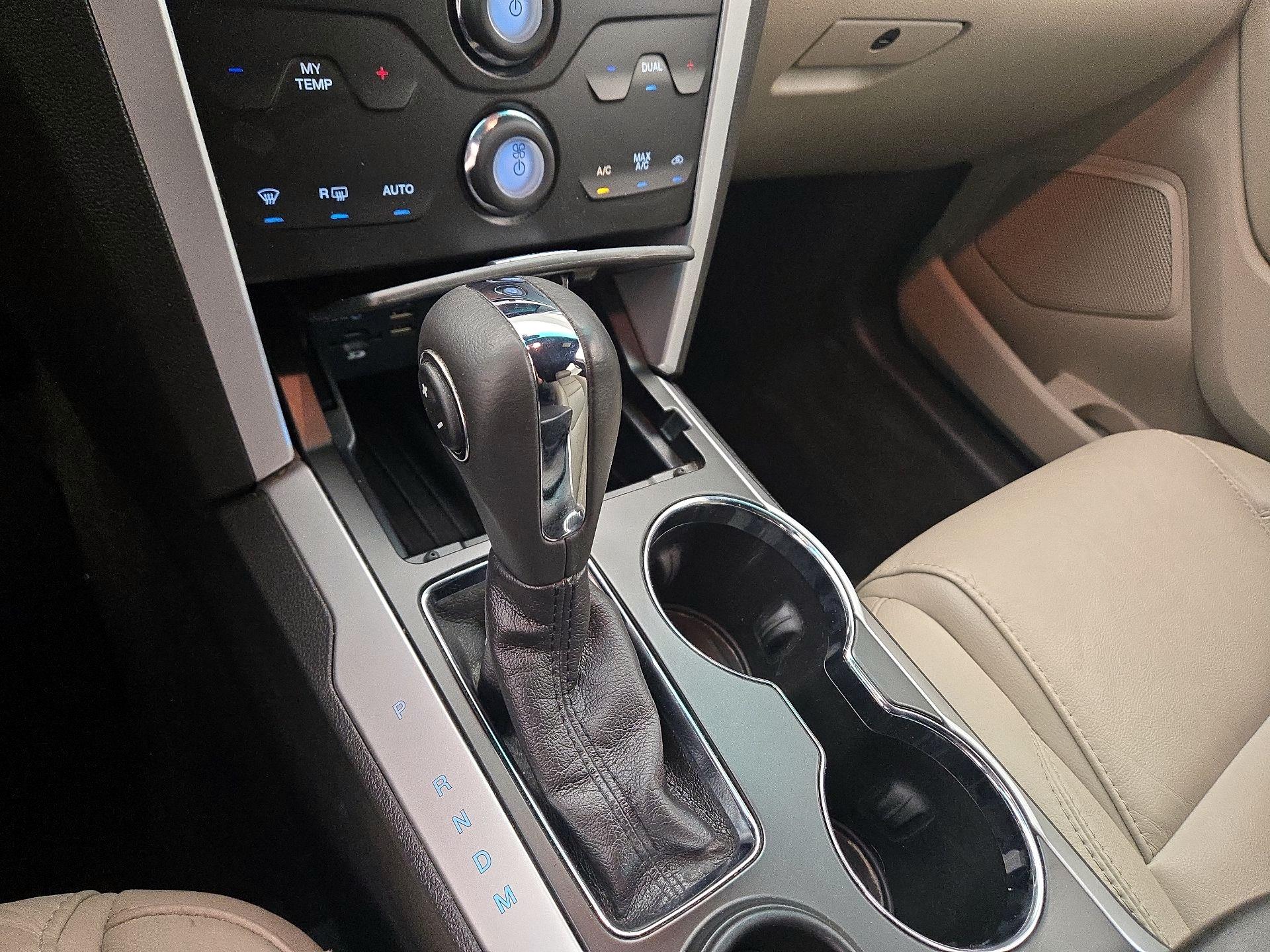 Thumbnail: 2015 Ford Explorer - 17