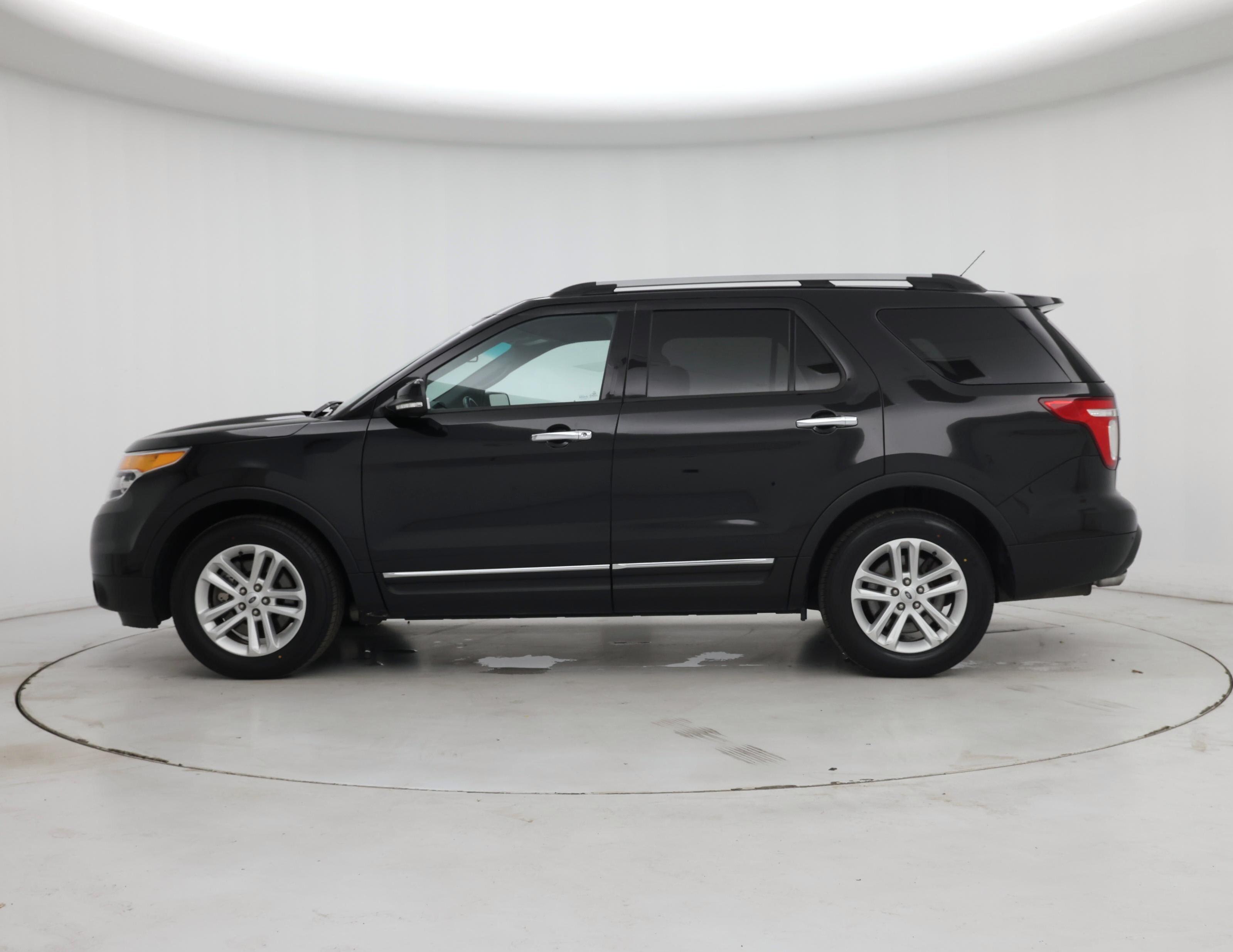 Thumbnail: 2015 Ford Explorer - 3