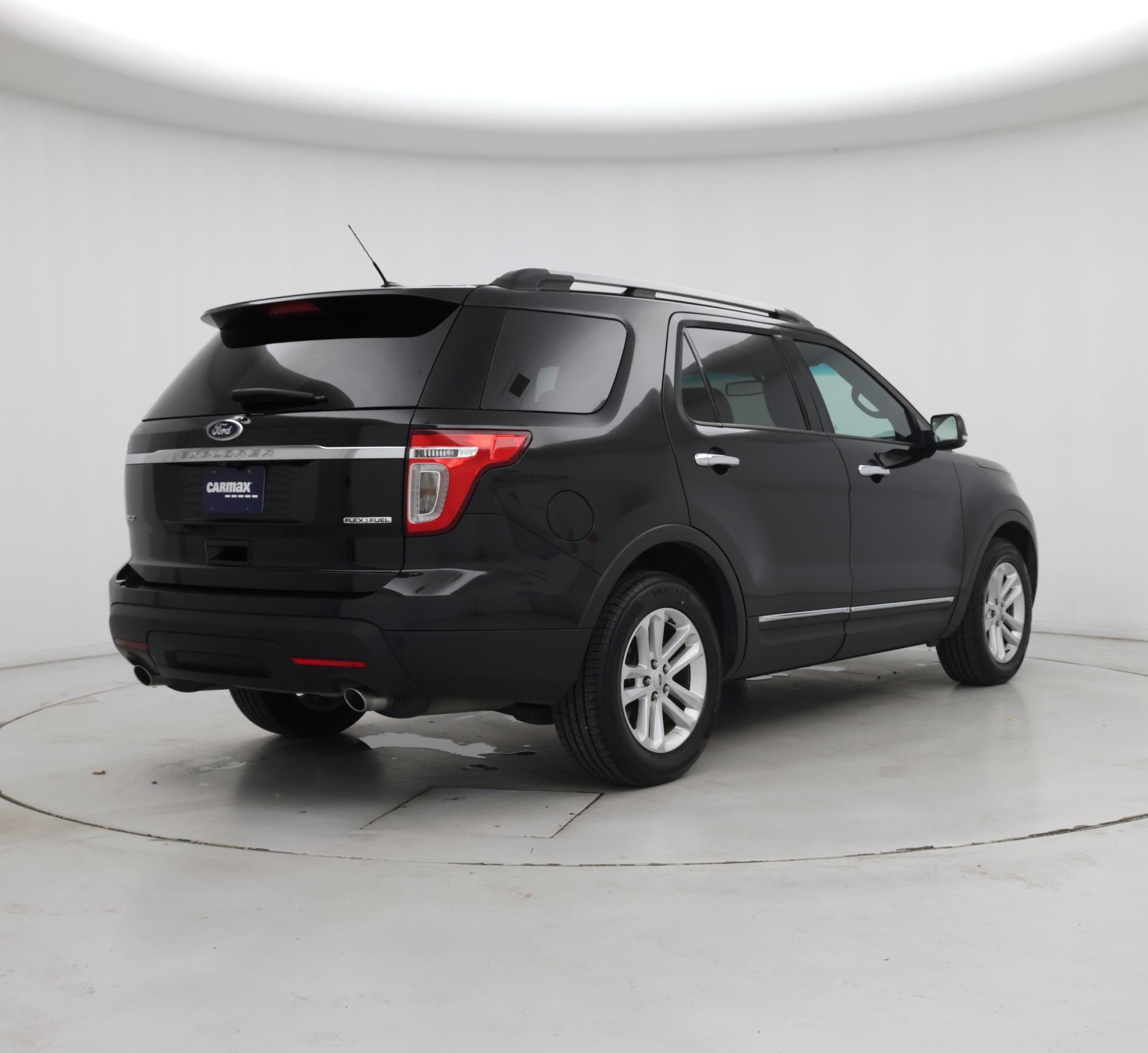 Thumbnail: 2015 Ford Explorer - 8