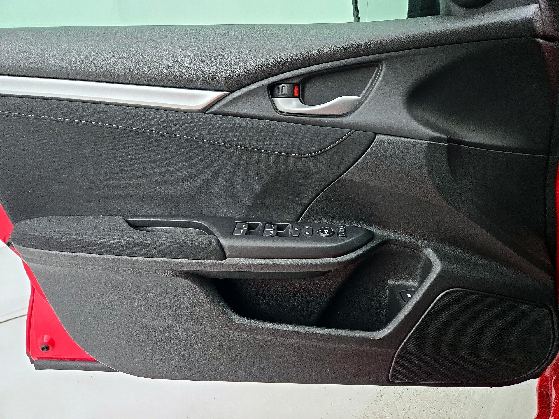 Thumbnail: 2016 Honda Civic - 12