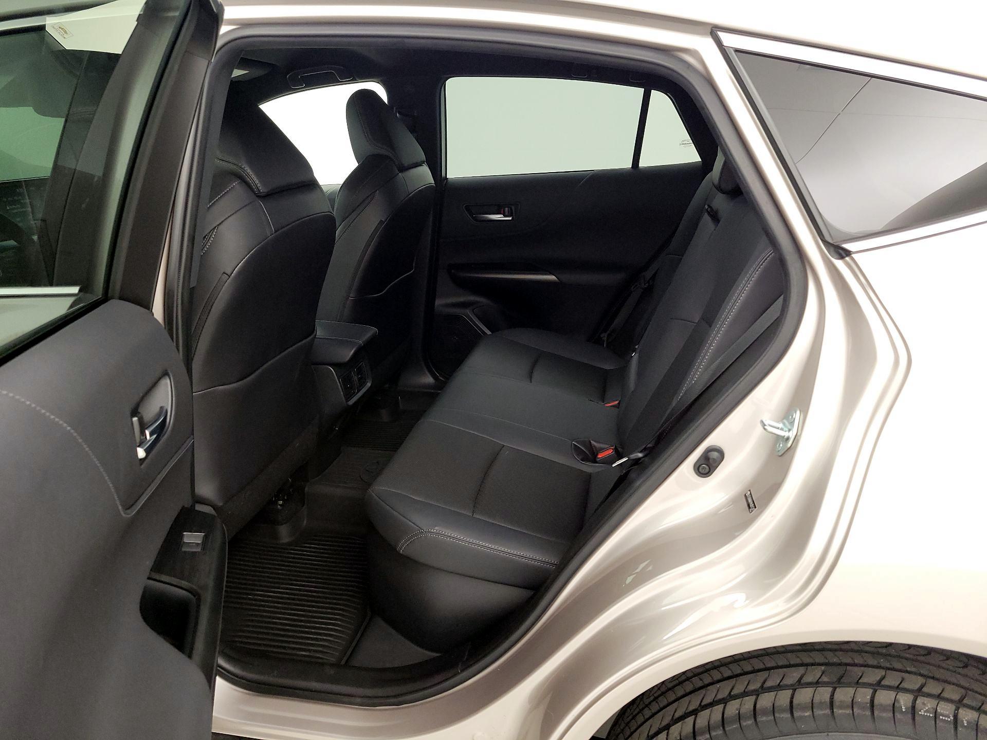 Thumbnail: 2021 Toyota Venza - 18