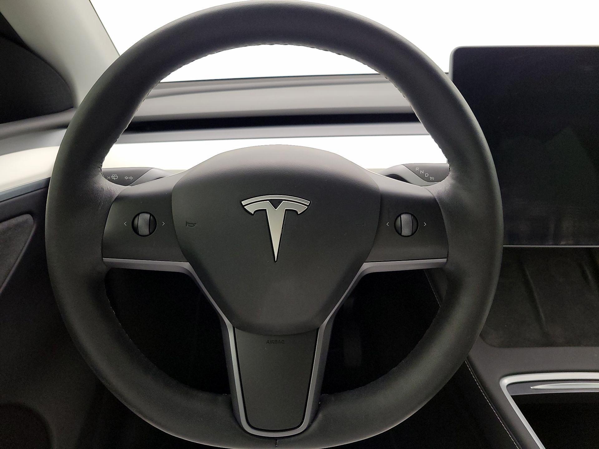 Thumbnail: 2023 Tesla Model Y - 10