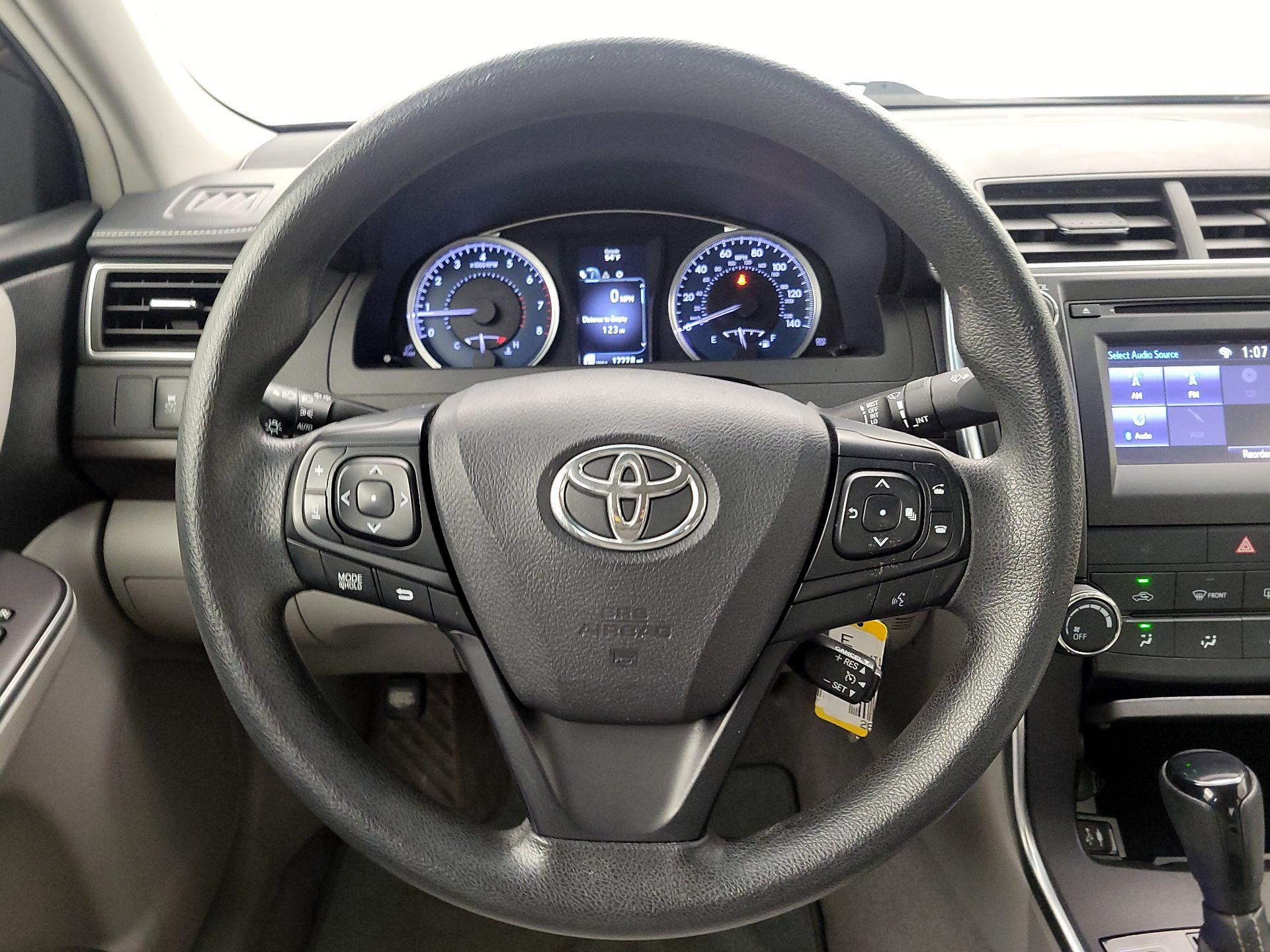 Thumbnail: 2017 Toyota Camry - 10