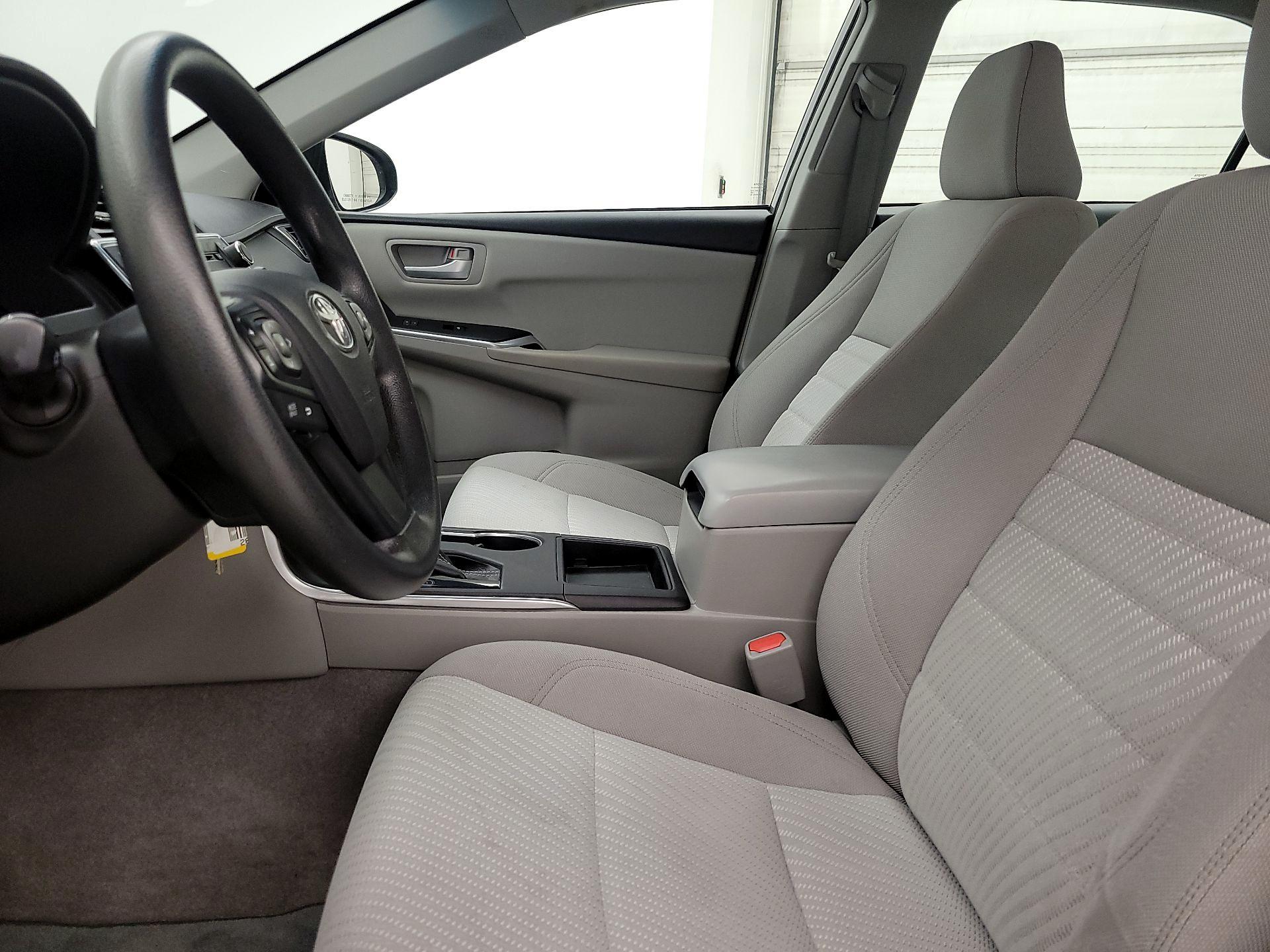 Thumbnail: 2017 Toyota Camry - 11