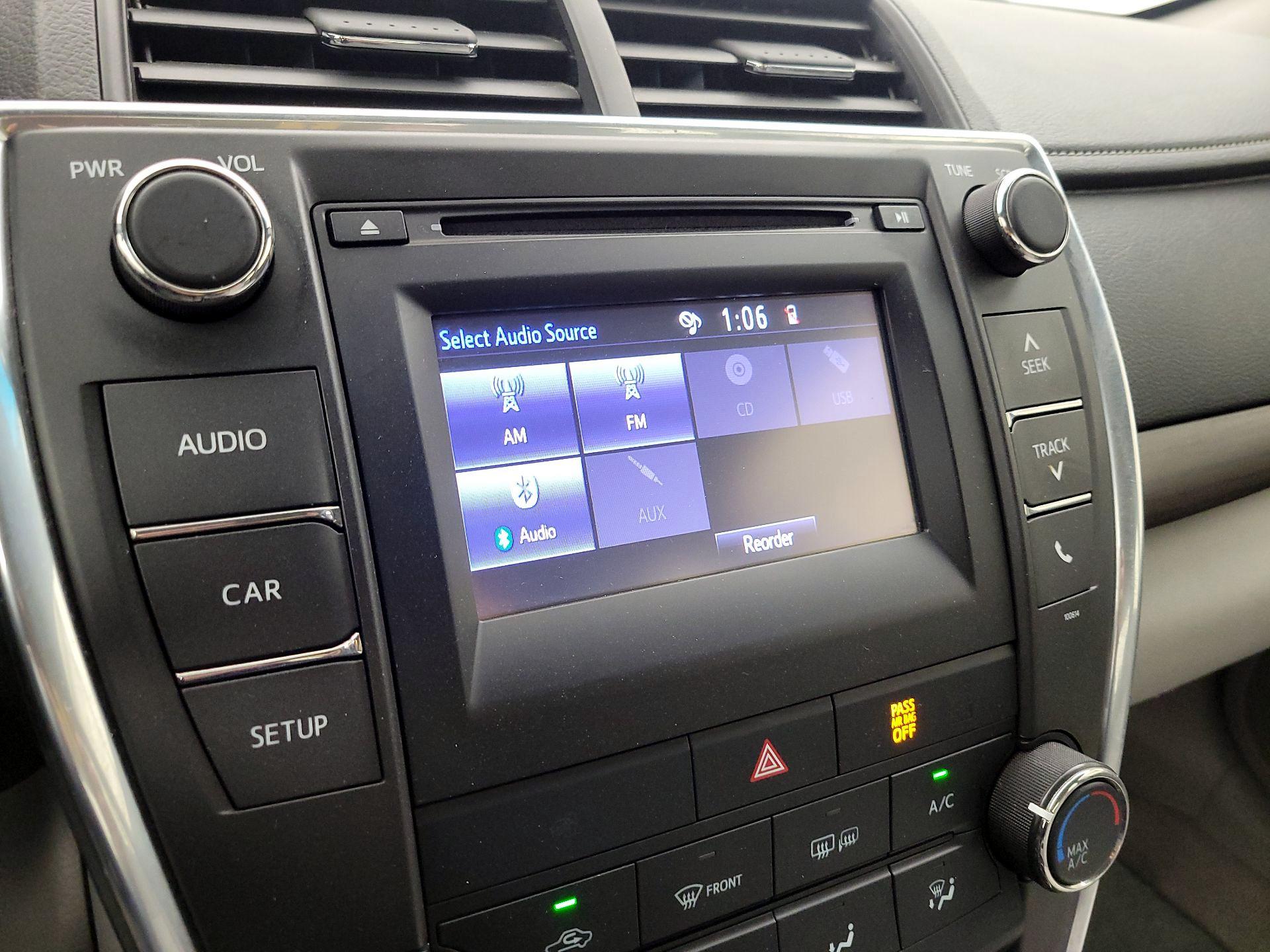 Thumbnail: 2017 Toyota Camry - 15