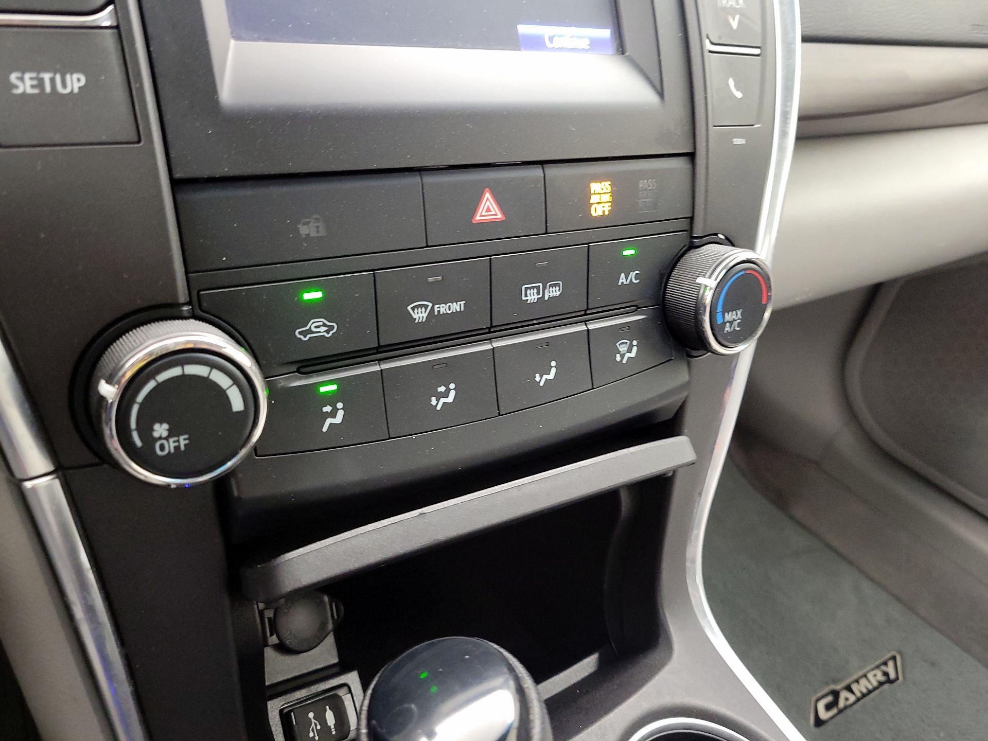 Thumbnail: 2017 Toyota Camry - 16