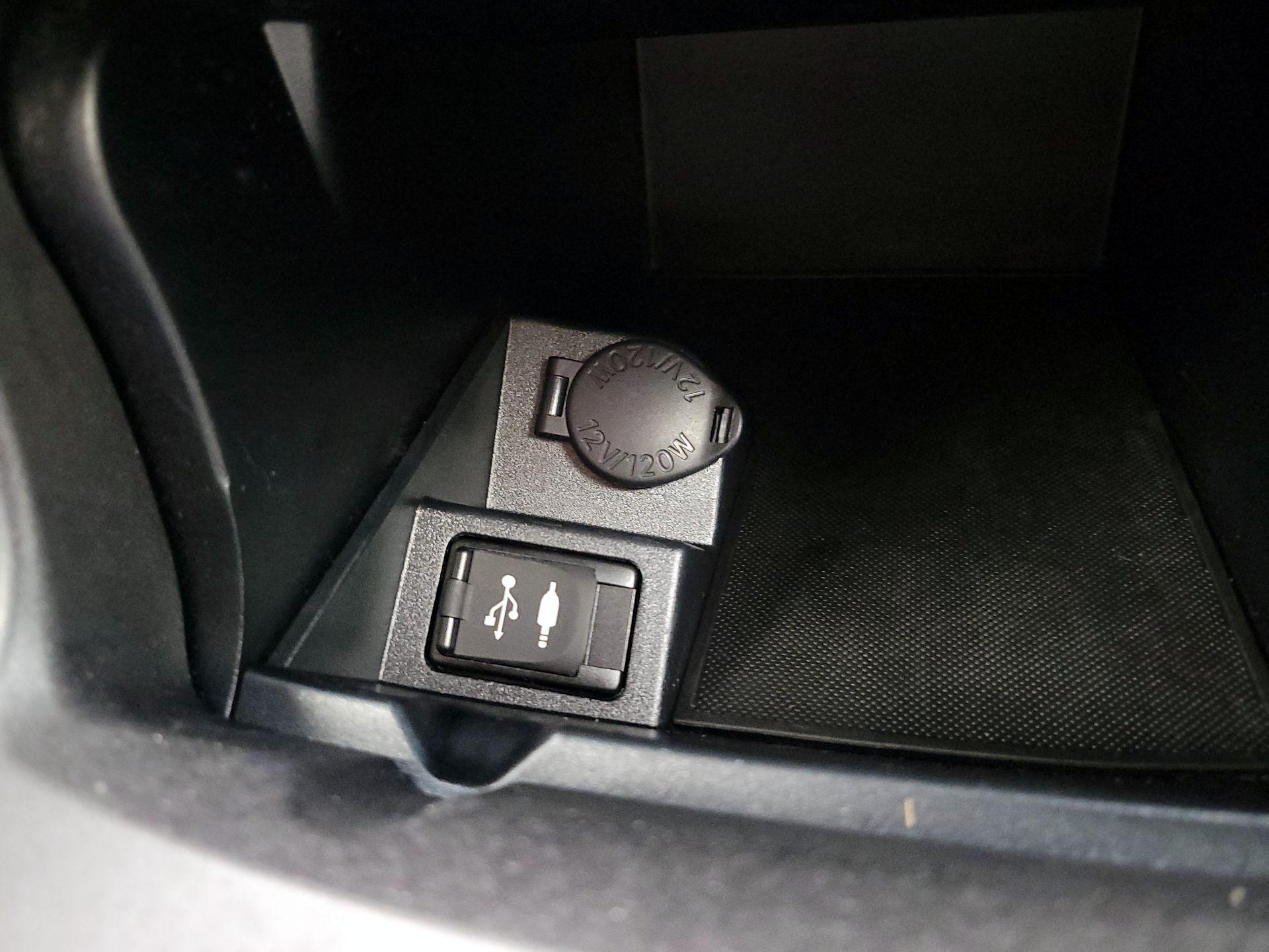 Thumbnail: 2017 Toyota Camry - 18