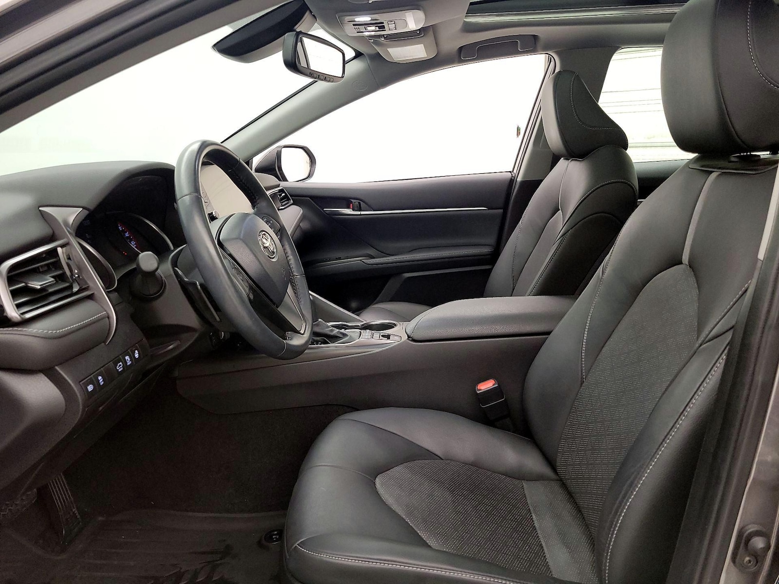 2021 Toyota Camry XSE - Photo 12