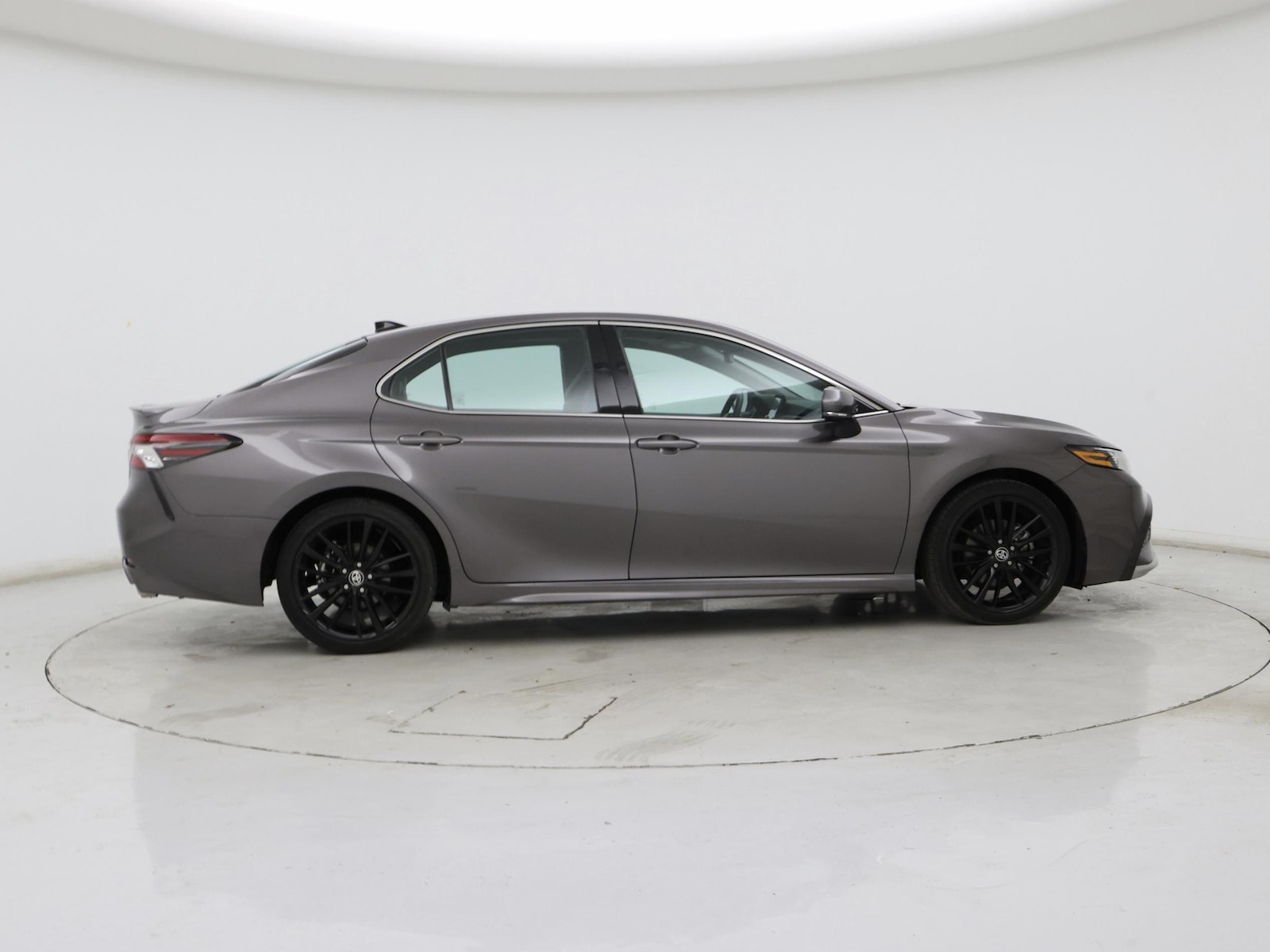 2021 Toyota Camry XSE - Photo 8
