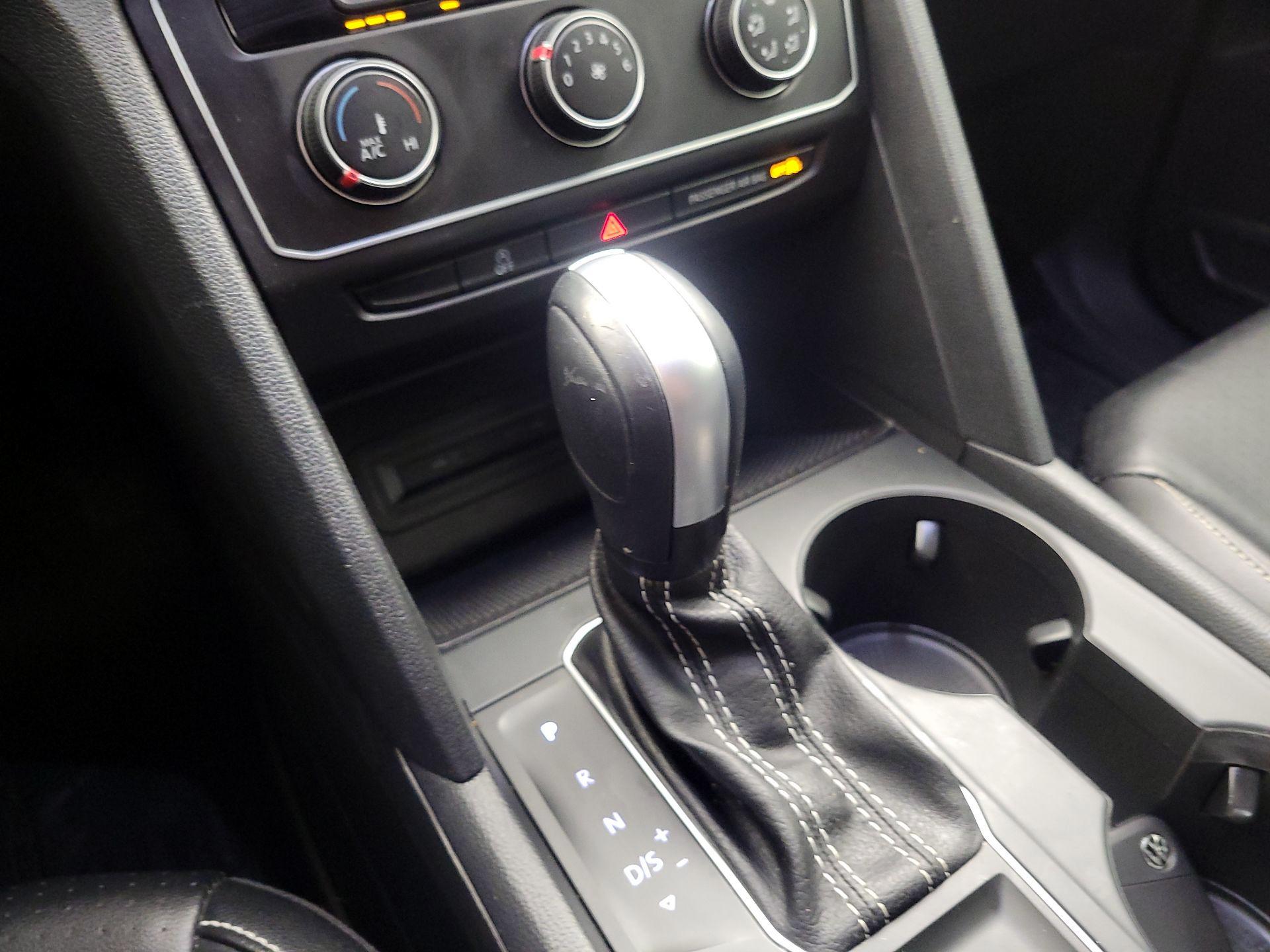 Thumbnail: 2022 Volkswagen Atlas - 17