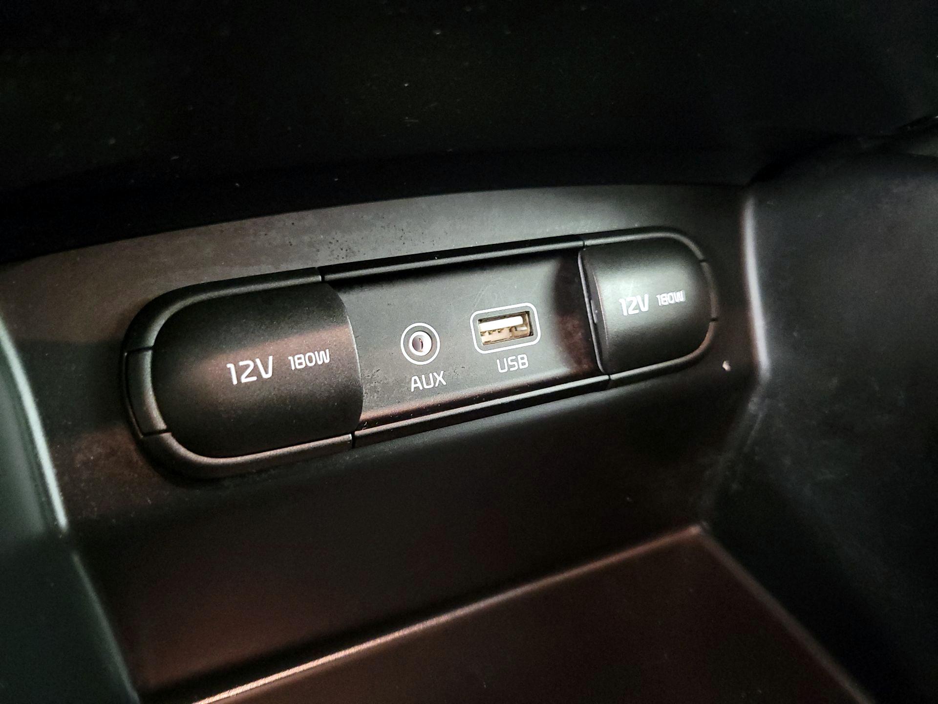 Thumbnail: 2019 Kia Sorento - 18