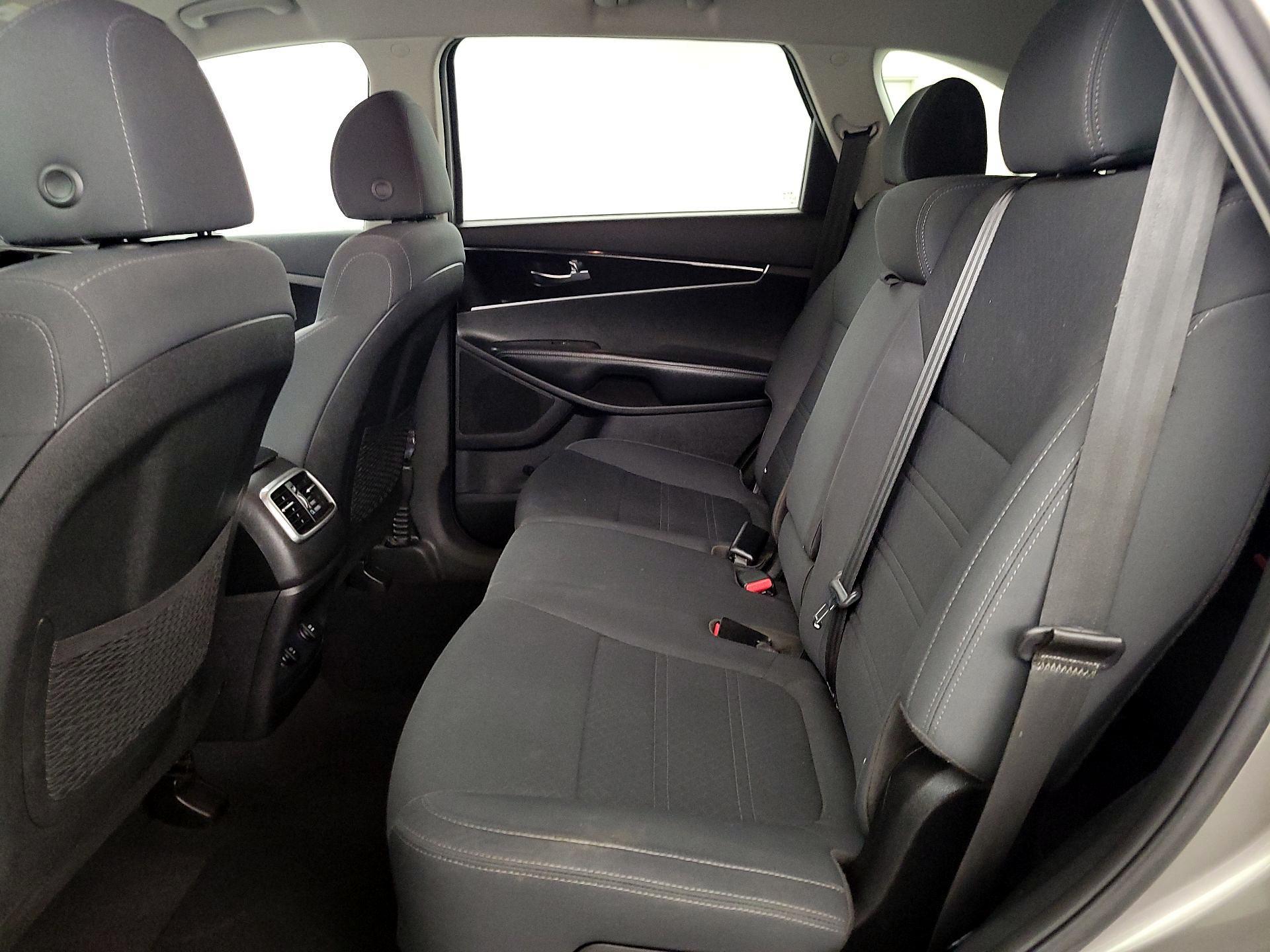 Thumbnail: 2019 Kia Sorento - 19