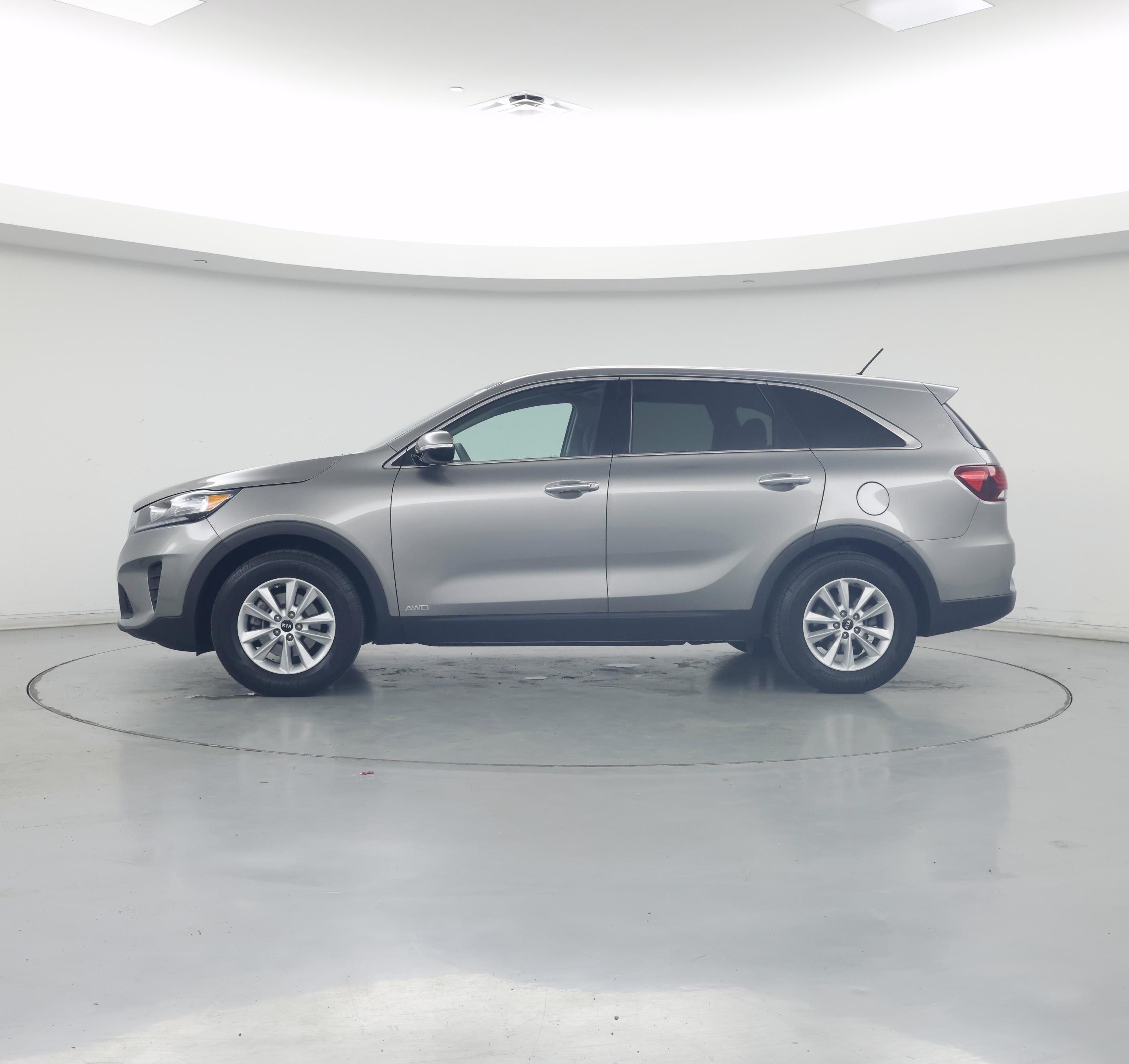 Thumbnail: 2019 Kia Sorento - 3