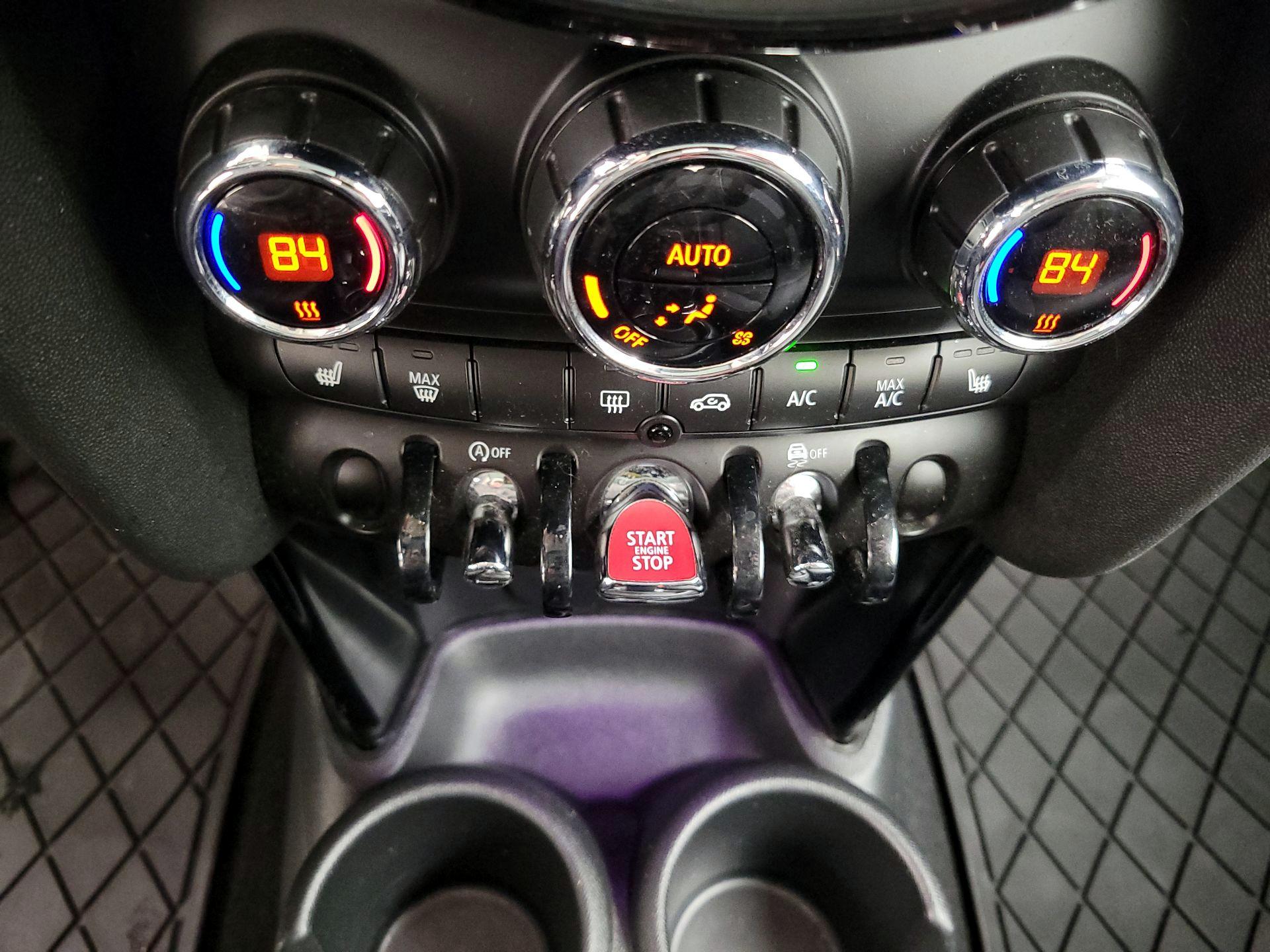 Thumbnail: 2023 MINI Cooper Hardtop - 17