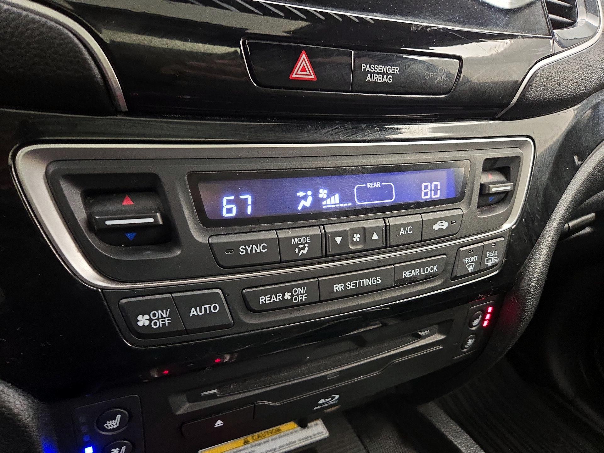 Thumbnail: 2019 Honda Pilot - 16