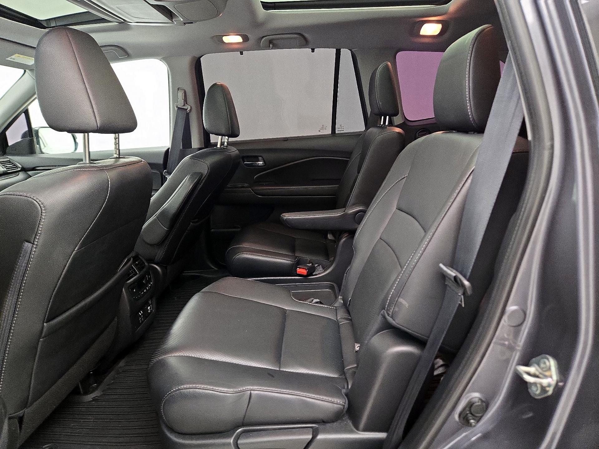 Thumbnail: 2019 Honda Pilot - 20