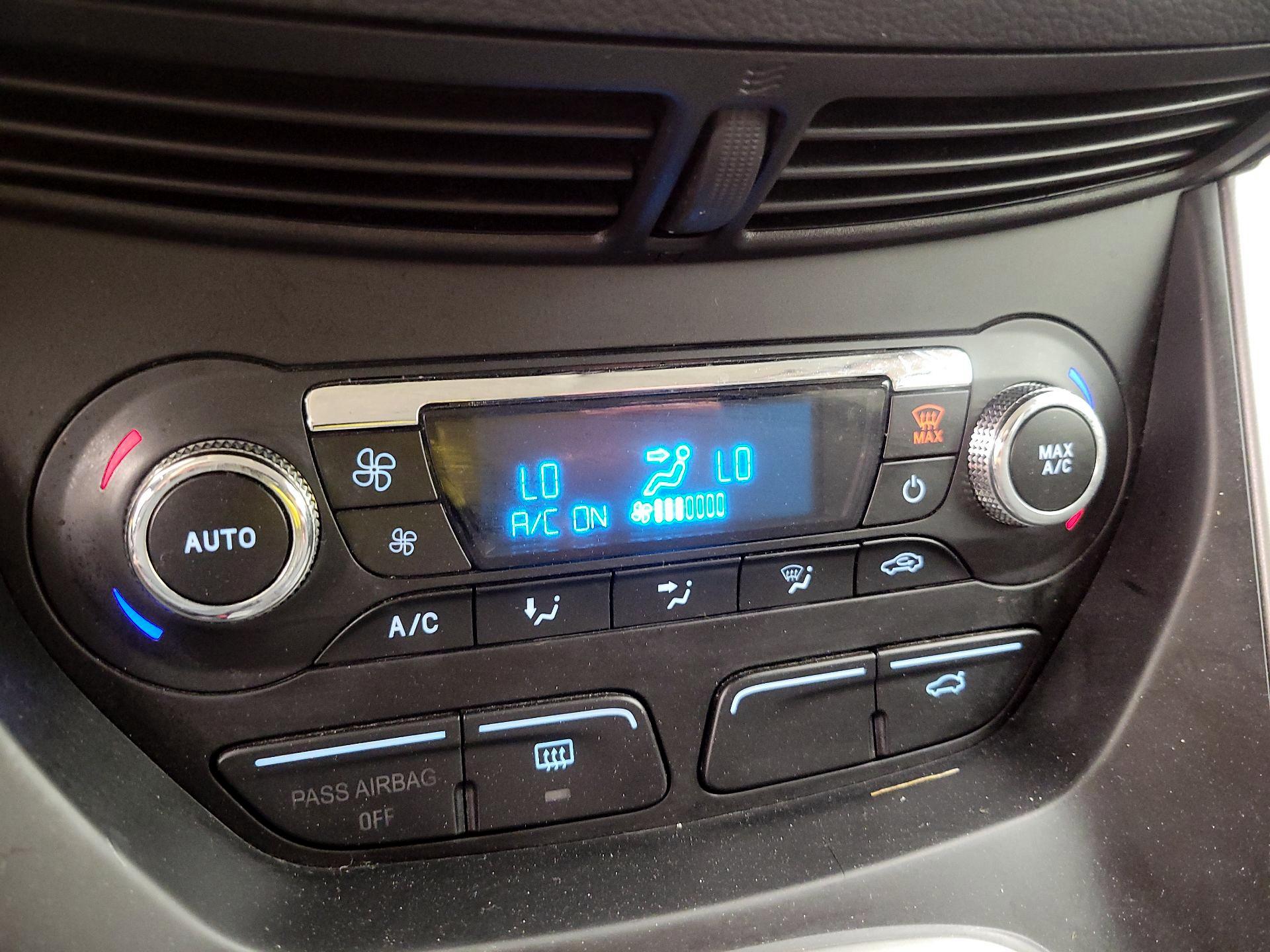 Thumbnail: 2014 Ford Escape - 16