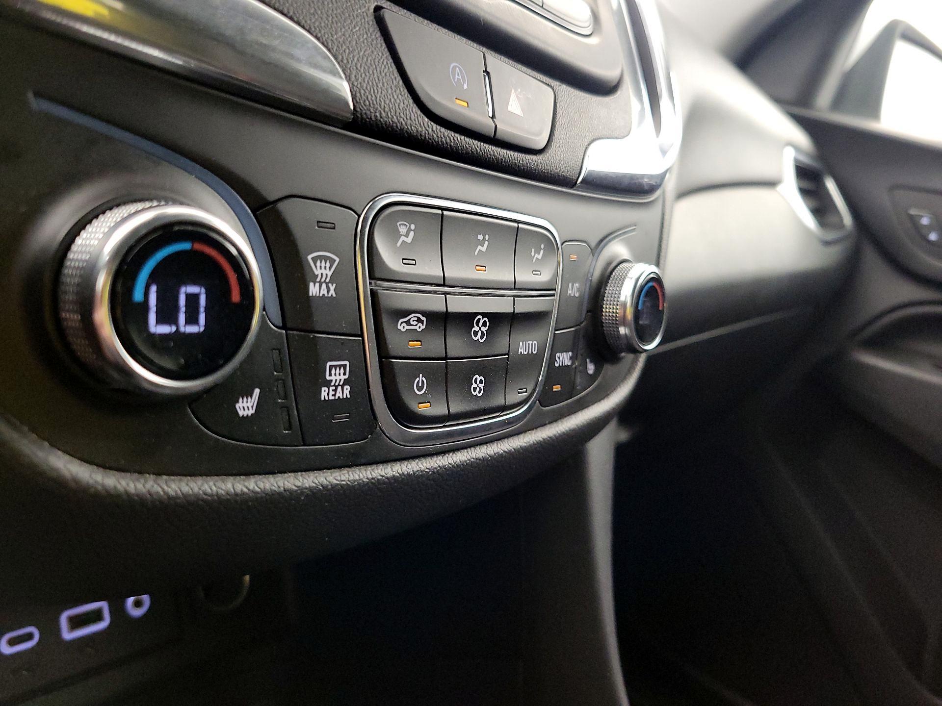 Thumbnail: 2022 Chevrolet Equinox - 16