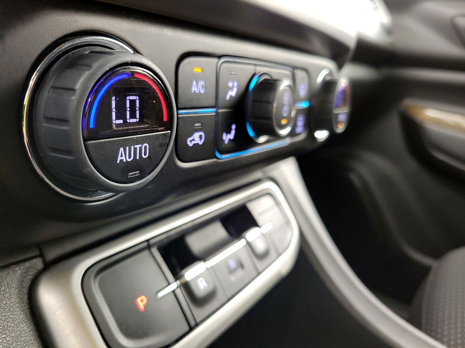 Thumbnail: 2023 GMC Acadia - 16