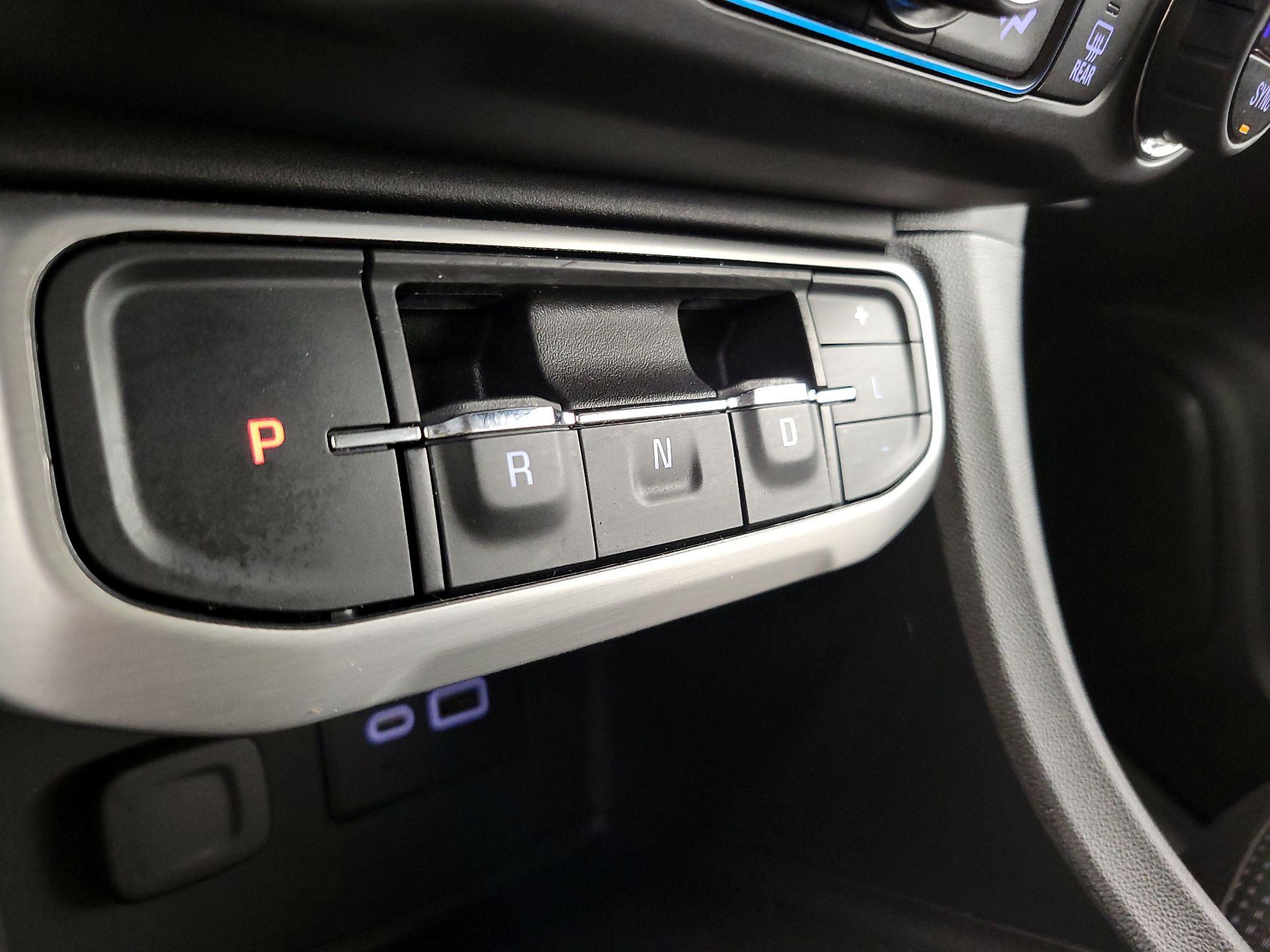 Thumbnail: 2023 GMC Acadia - 17