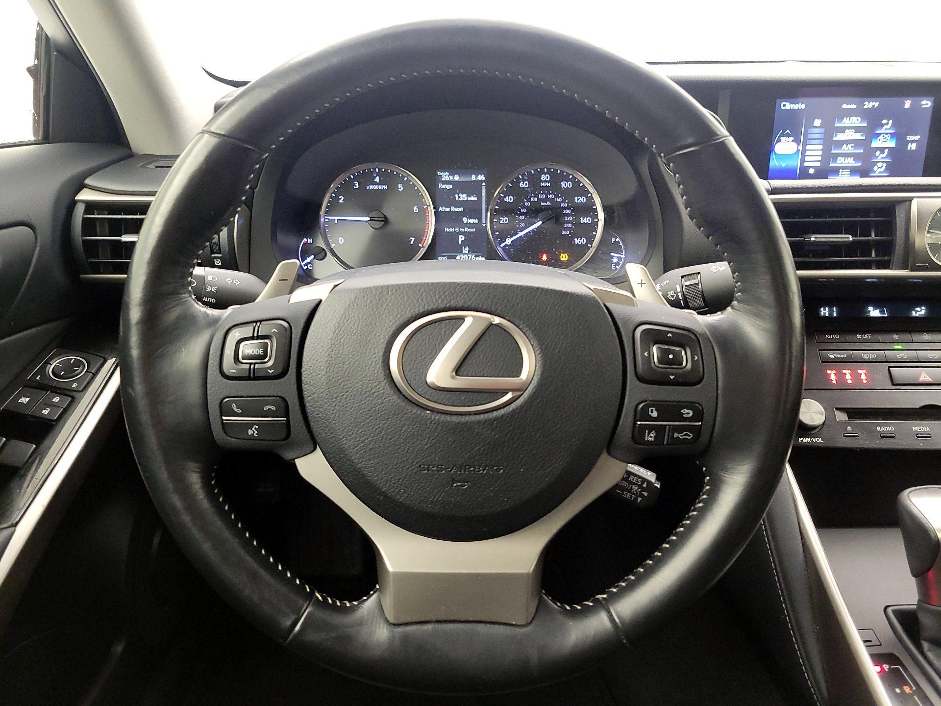 Thumbnail: 2018 Lexus IS - 10