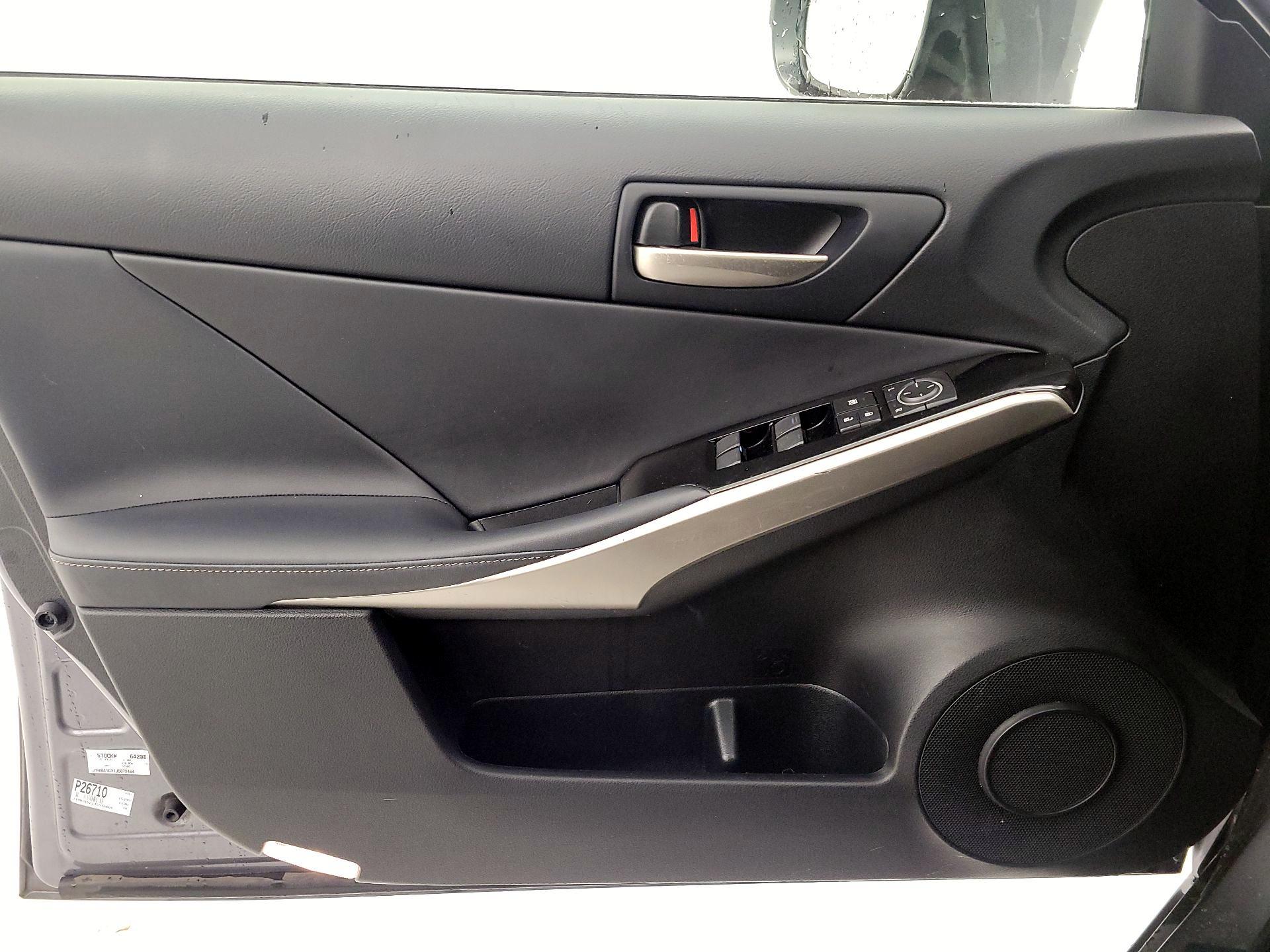 Thumbnail: 2018 Lexus IS - 12