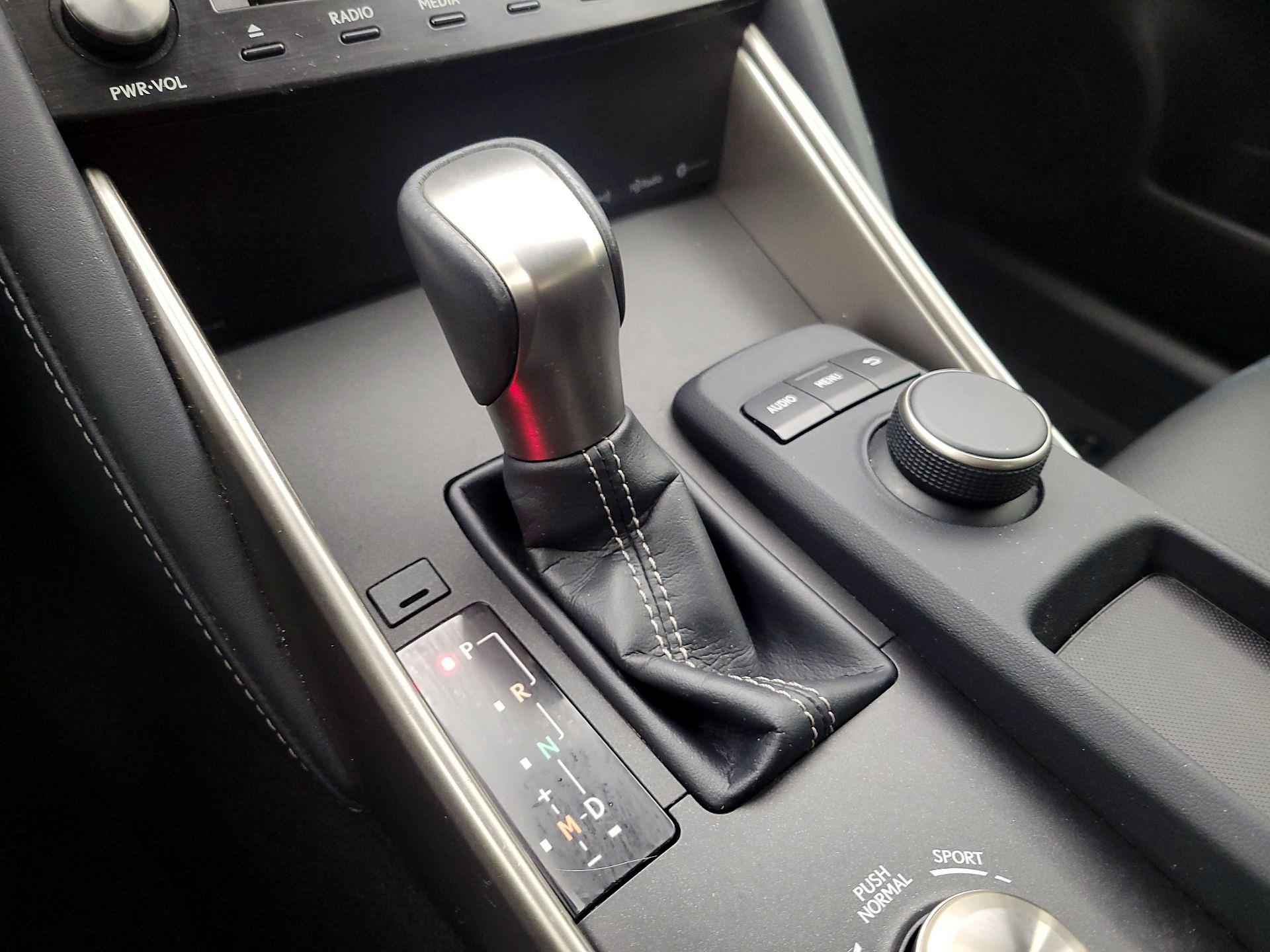 Thumbnail: 2018 Lexus IS - 17