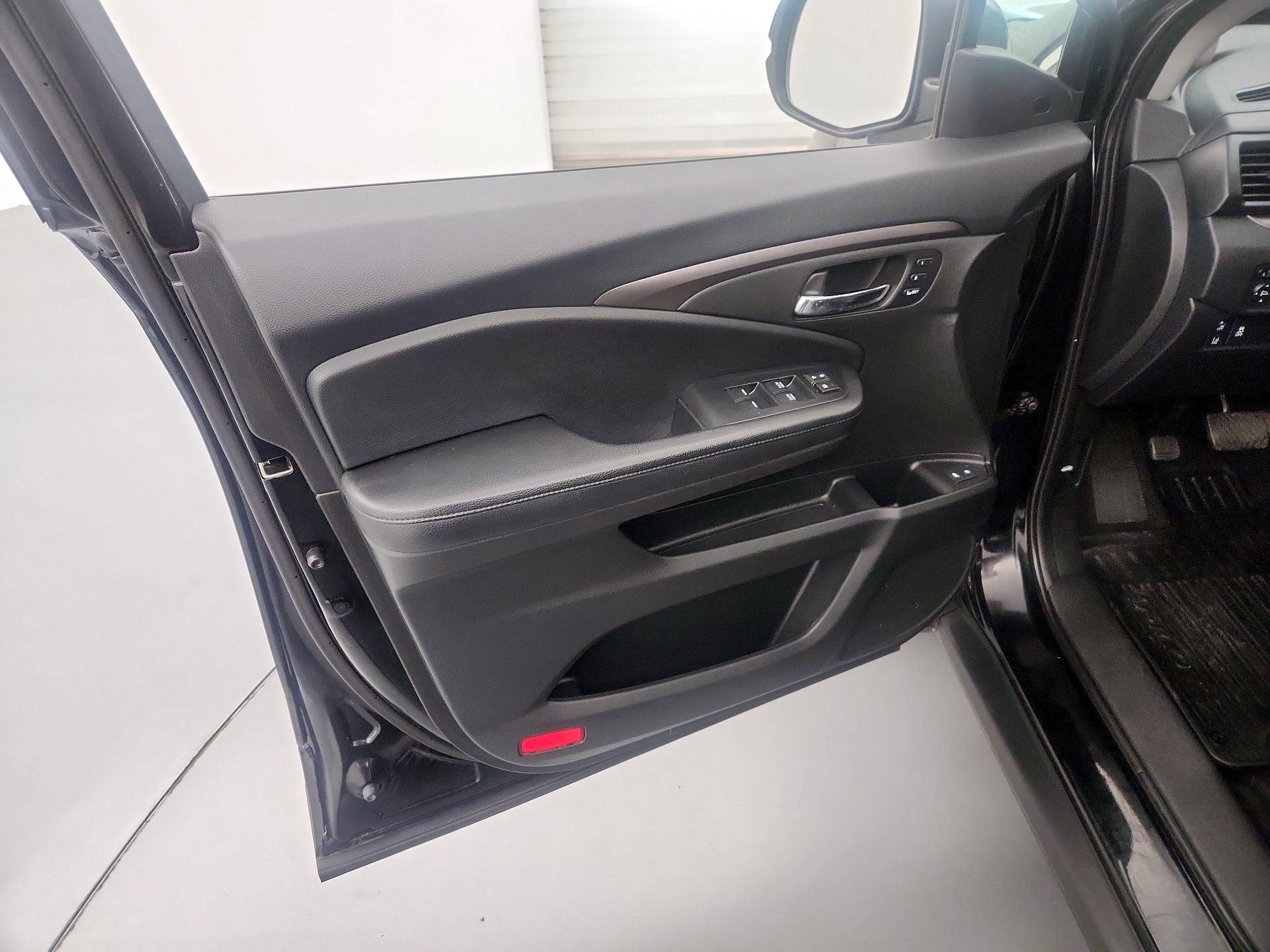 Thumbnail: 2020 Honda Pilot - 12