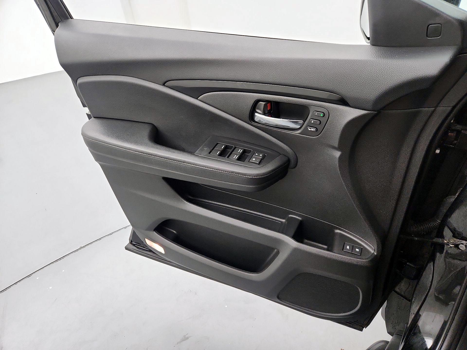 Thumbnail: 2020 Honda Pilot - 12