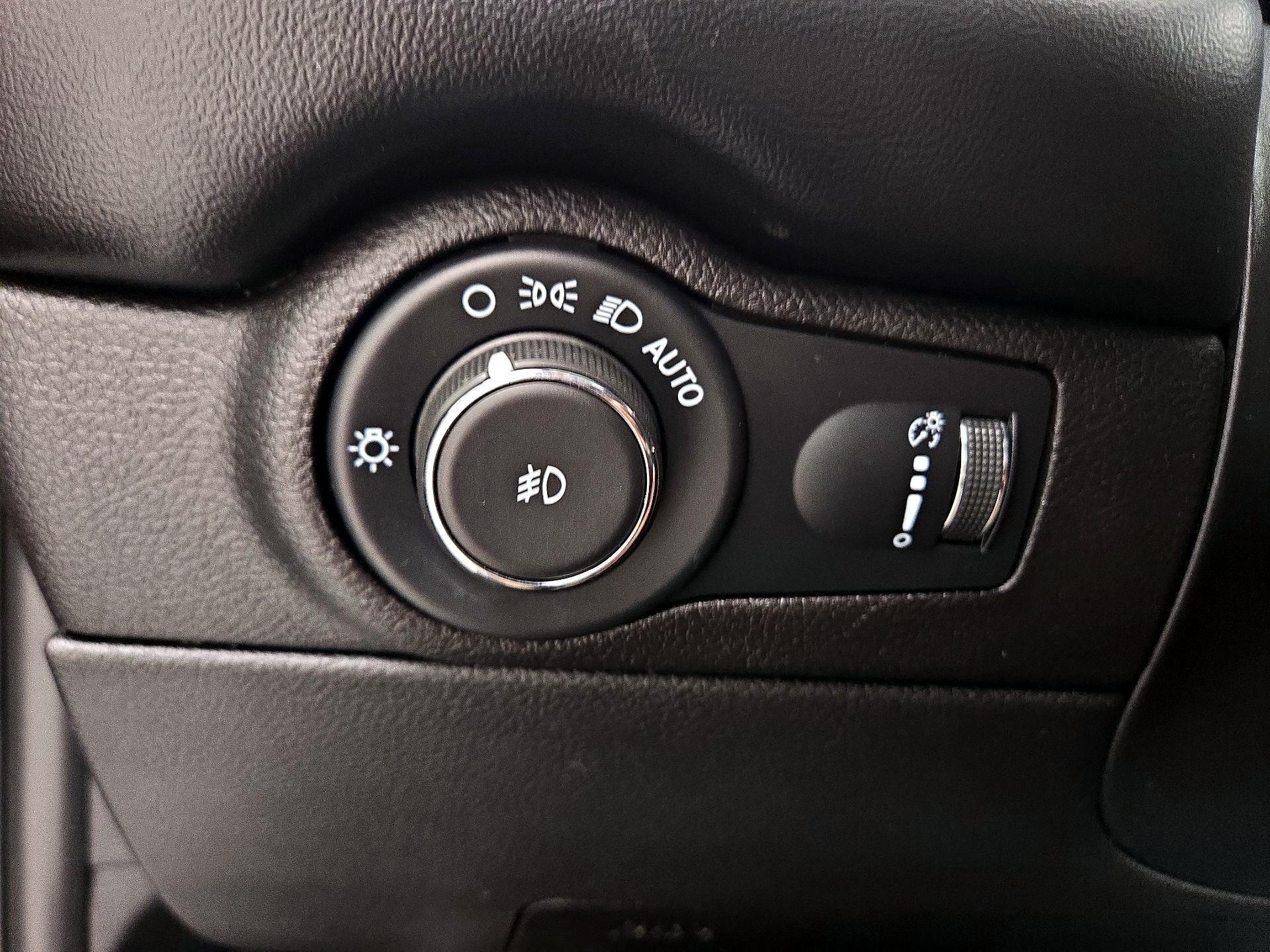 Thumbnail: 2021 Dodge Durango - 13